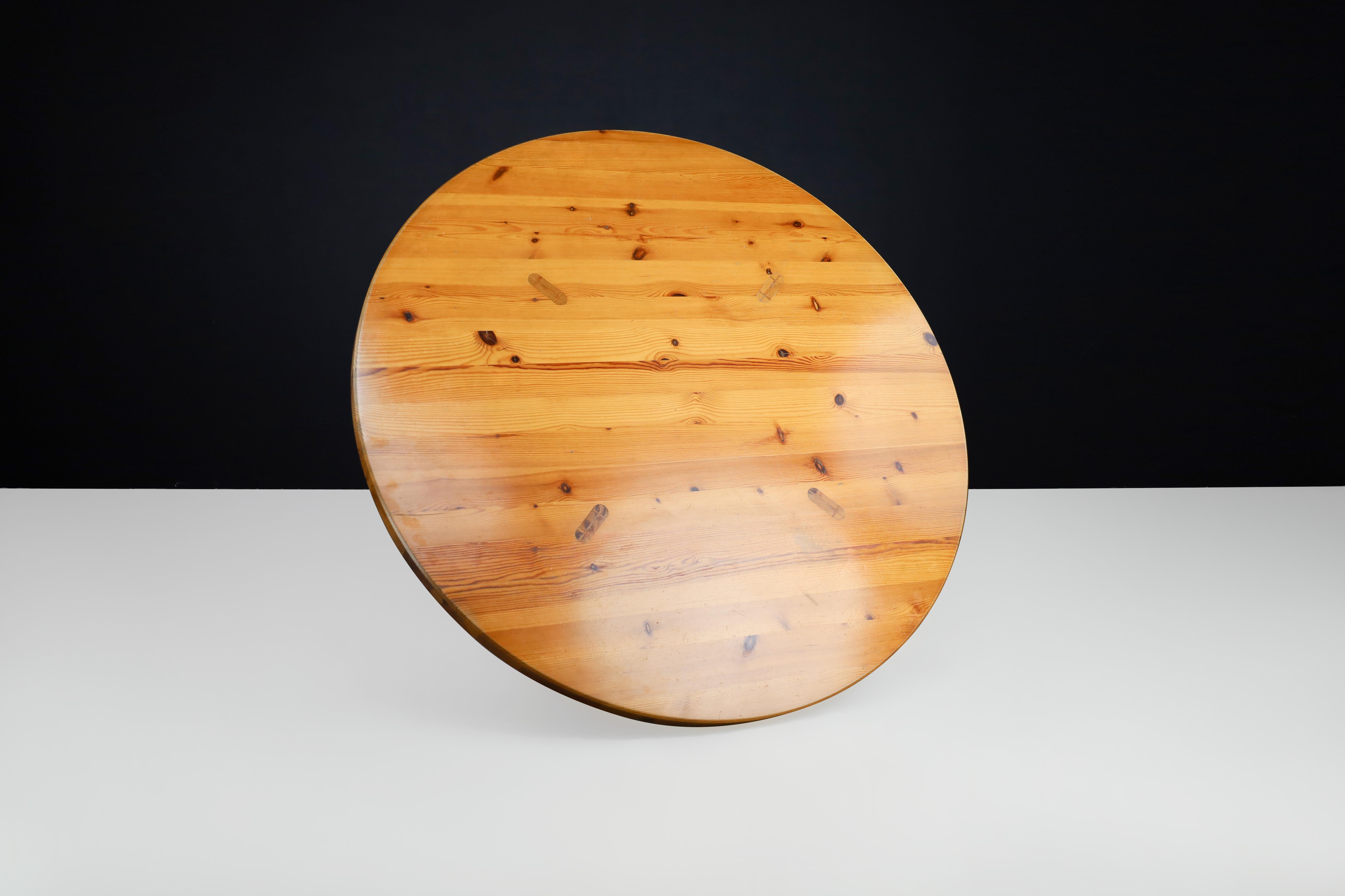 Roland Wilhelmsson for Karl Andersson & Söner Round Solid Pine Table Sweden 1970 For Sale 5