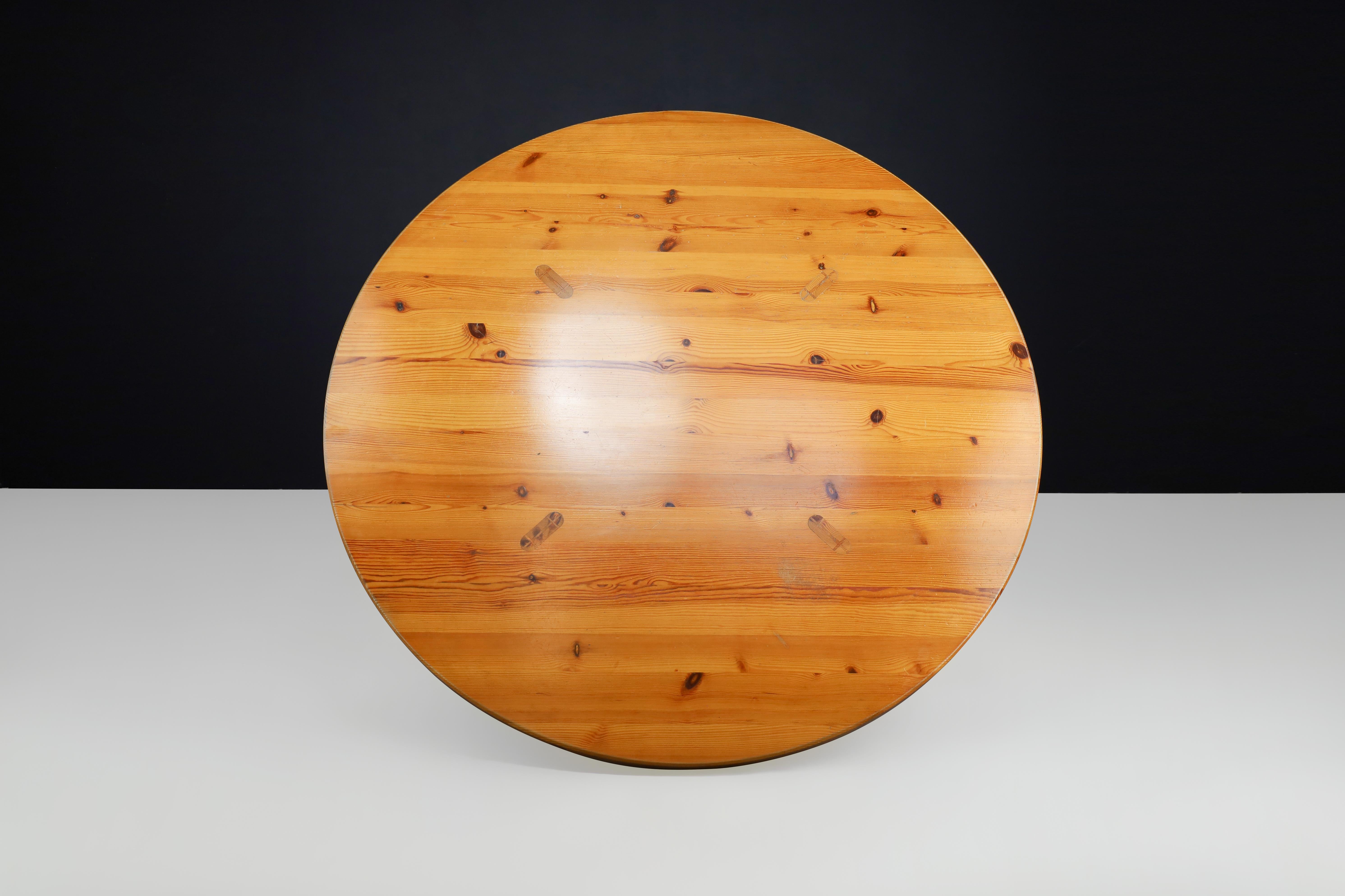 Roland Wilhelmsson for Karl Andersson & Söner Round Solid Pine Table Sweden 1970 For Sale 6