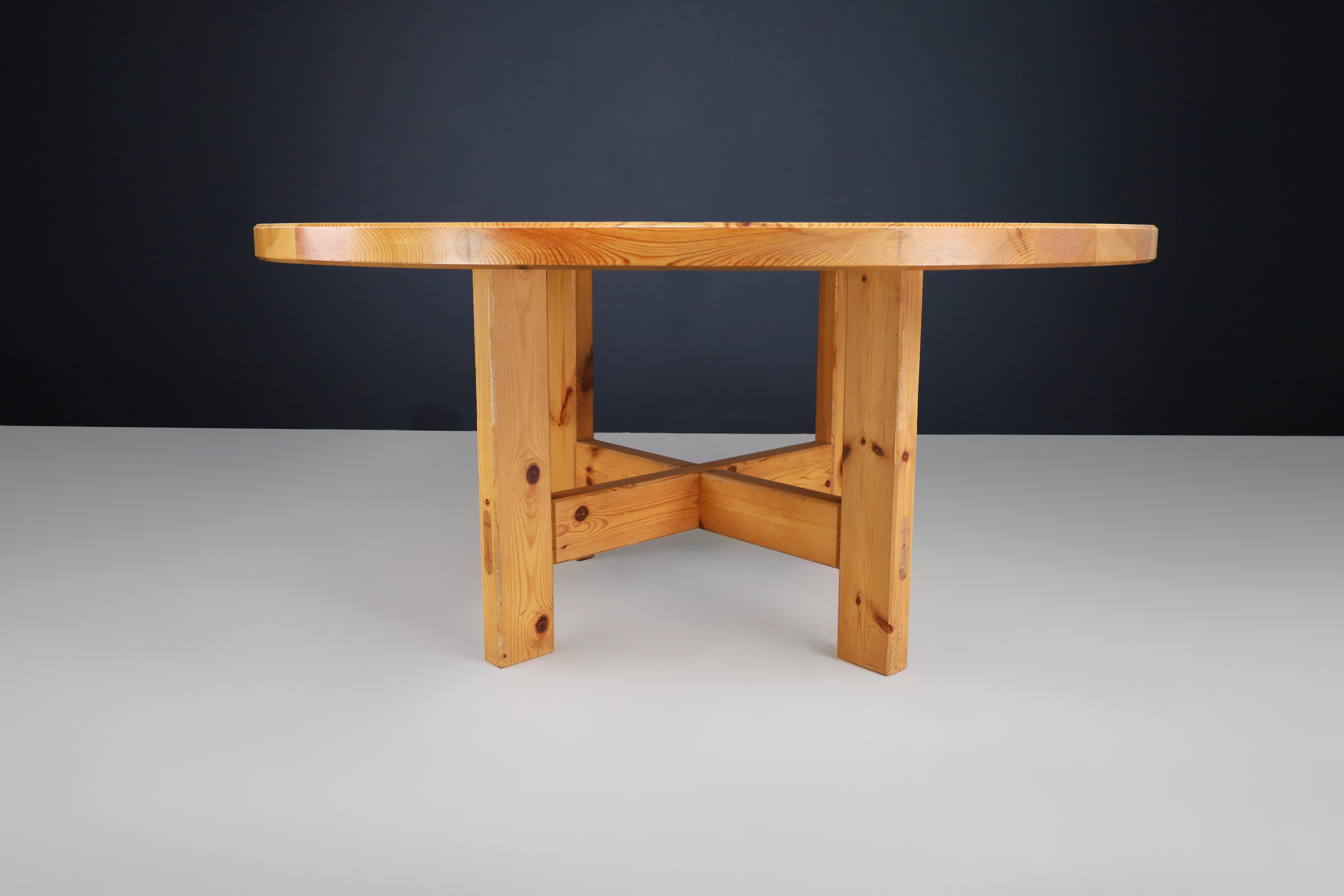 Roland Wilhelmsson for Karl Andersson & Söner Round Solid Pine Table Sweden 1970 For Sale 2