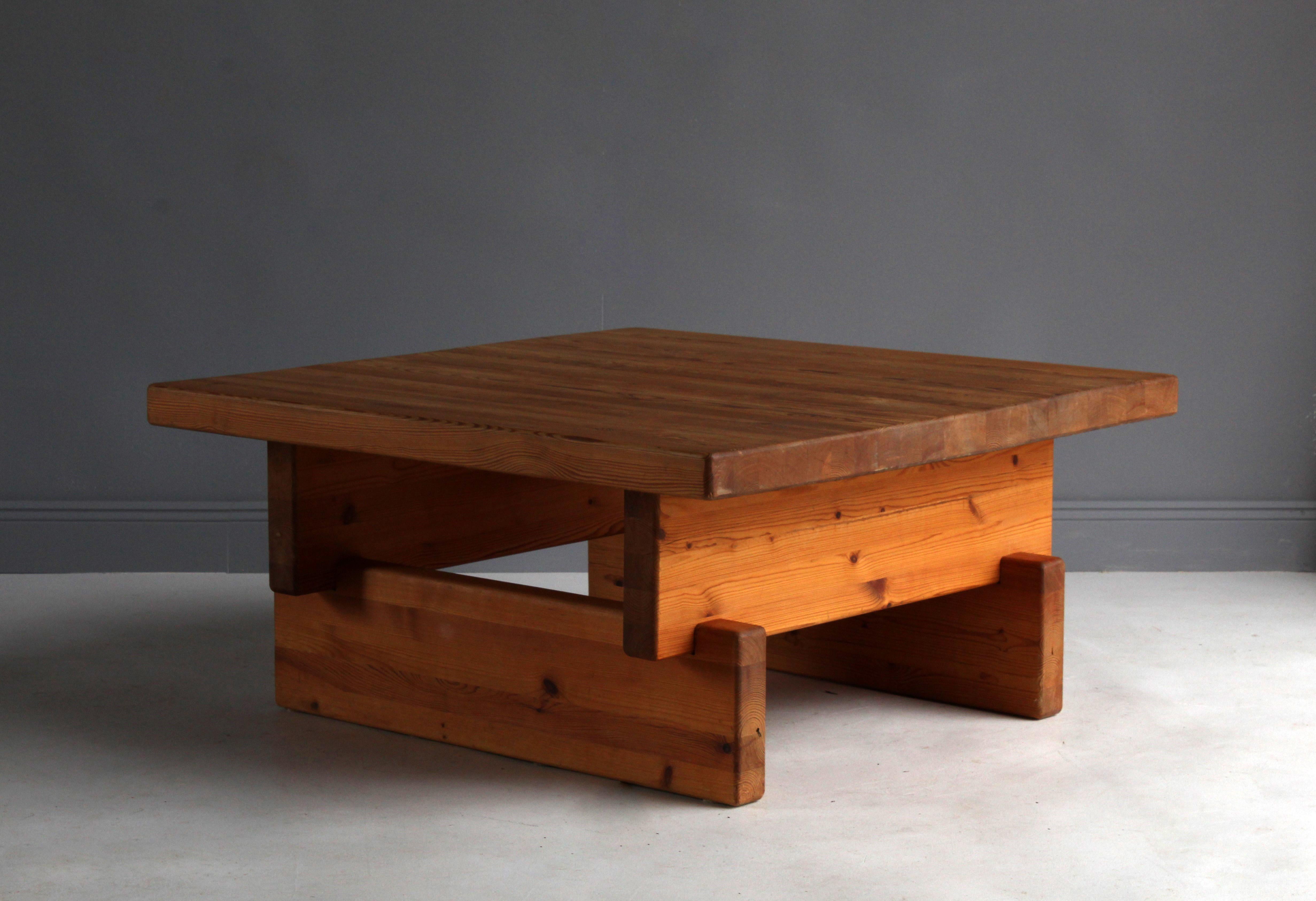 A modernist / Minimalist coffee table. Attributed to Roland Wilhelmsson. Possibly produced by Karl Andersson & Söner. Construction in sold pine blocks stacked upon each other. 

Other designers working in similar fashion and materials include Axel