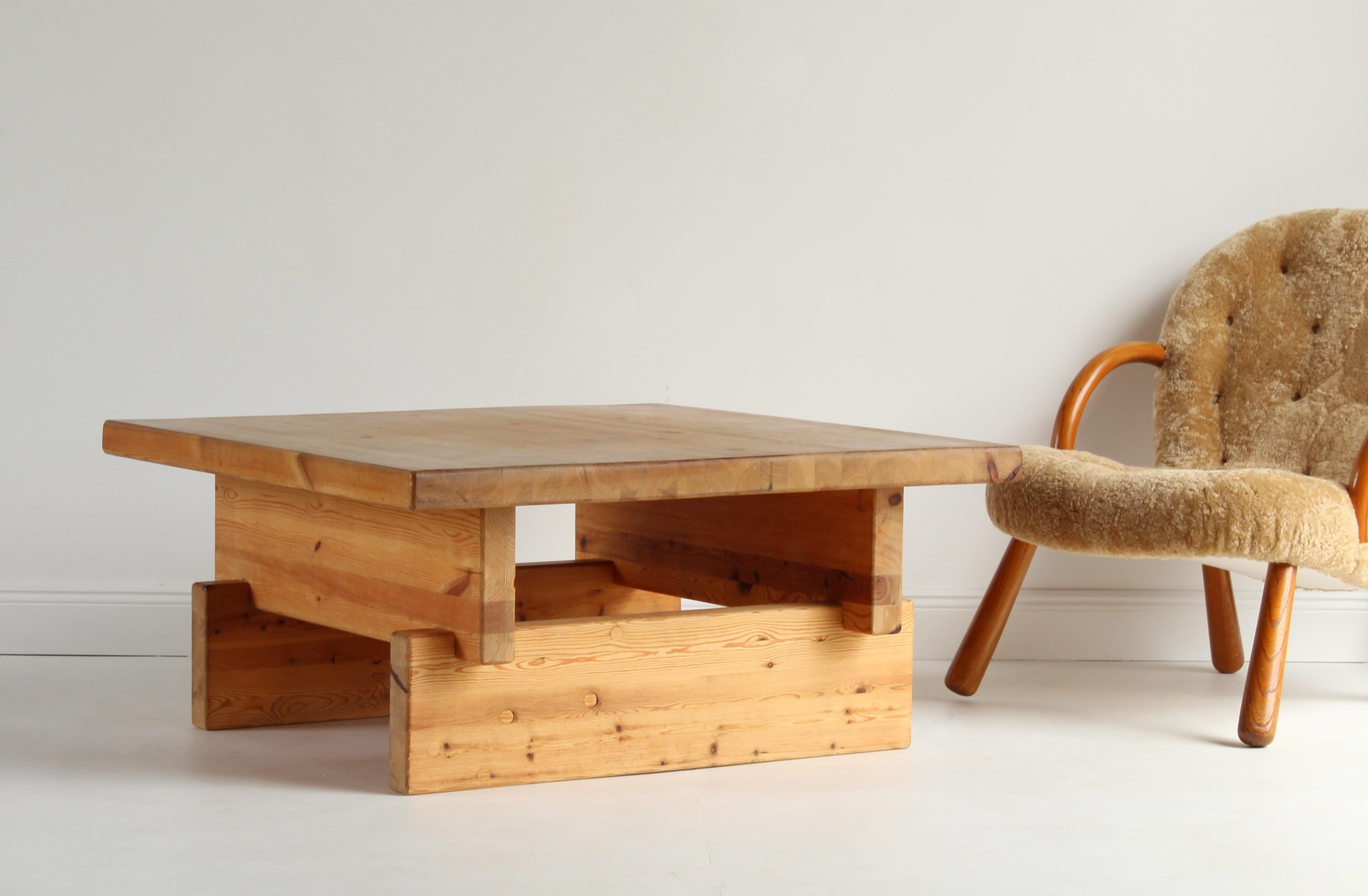Swedish Roland Wilhelmsson, Modernist Coffee Table, Solid Pine, 1960s Sweden