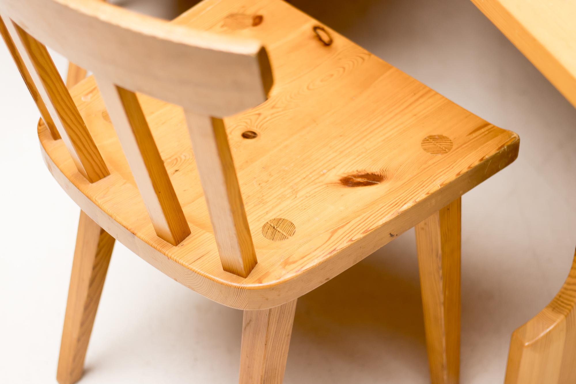 Table à manger scandinave du milieu du siècle dernier en pin de l'Oregon Roland Wilhelmsson en vente 4