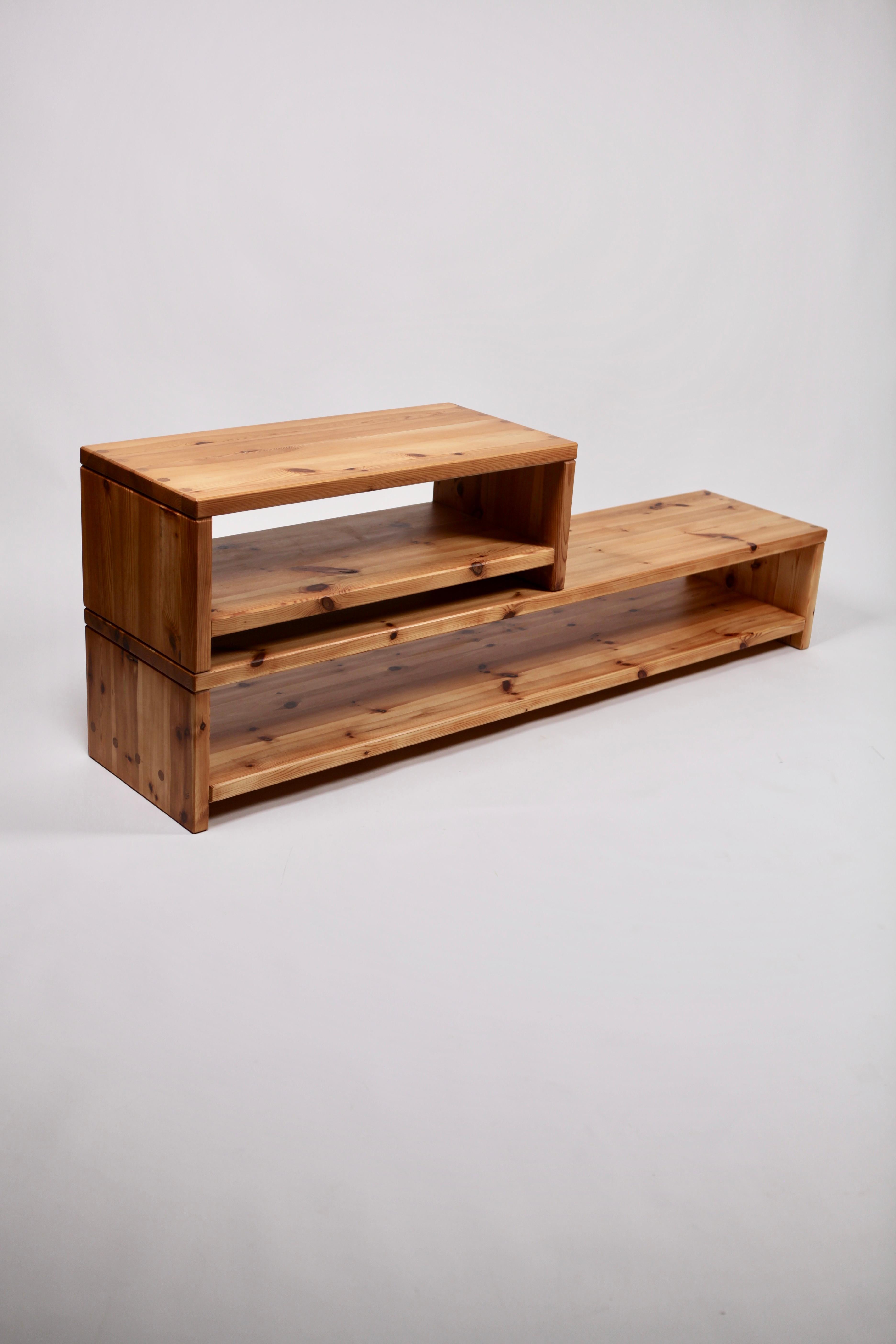 Roland Wilhelmsson, Pair of Coffee Table in Pine, Sweden, 1970s 3