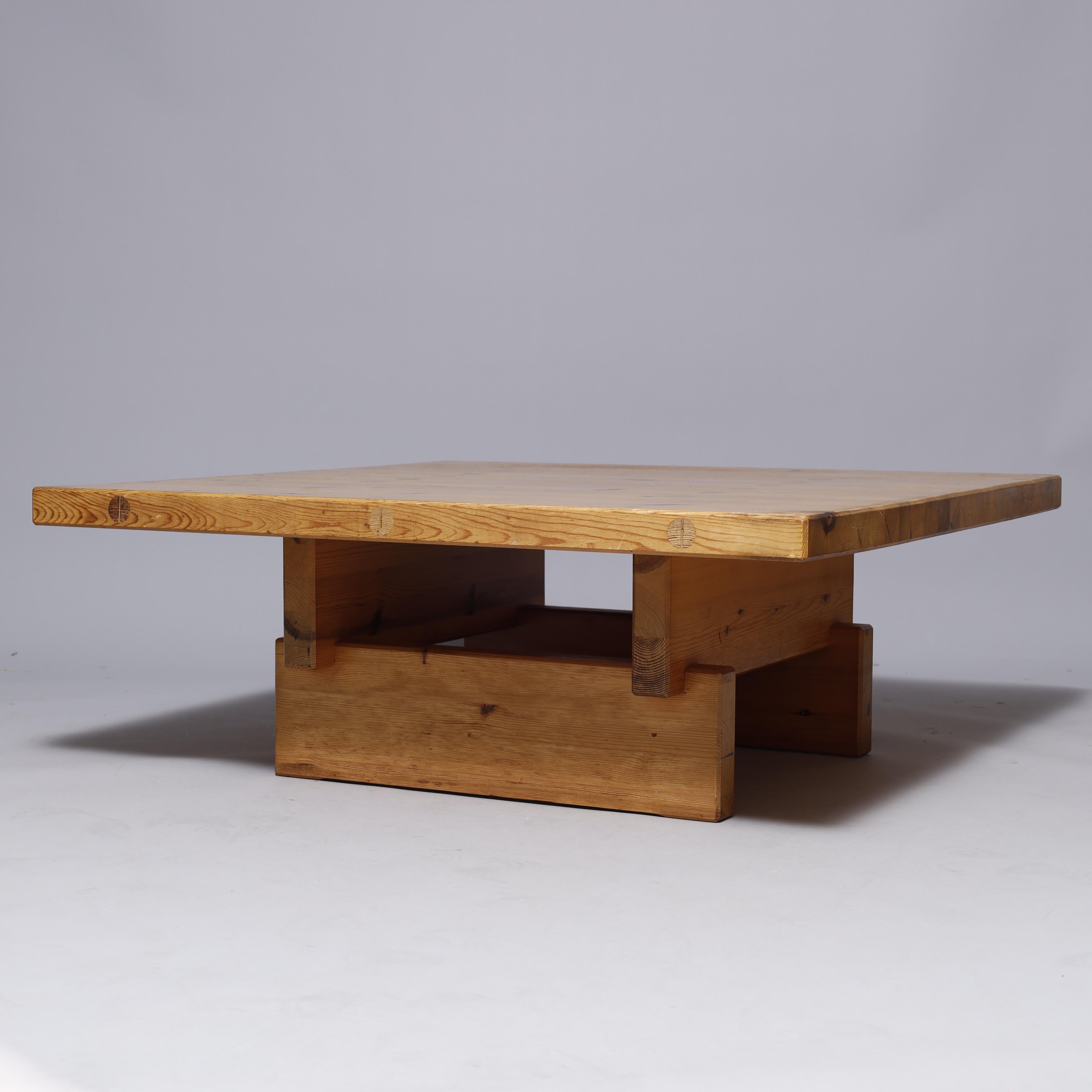 Roland Wilhelmsson Couchtisch aus Kiefernholz, Karl Andersson & Söner, Schweden, 1960er/70er Jahre (Moderne der Mitte des Jahrhunderts) im Angebot