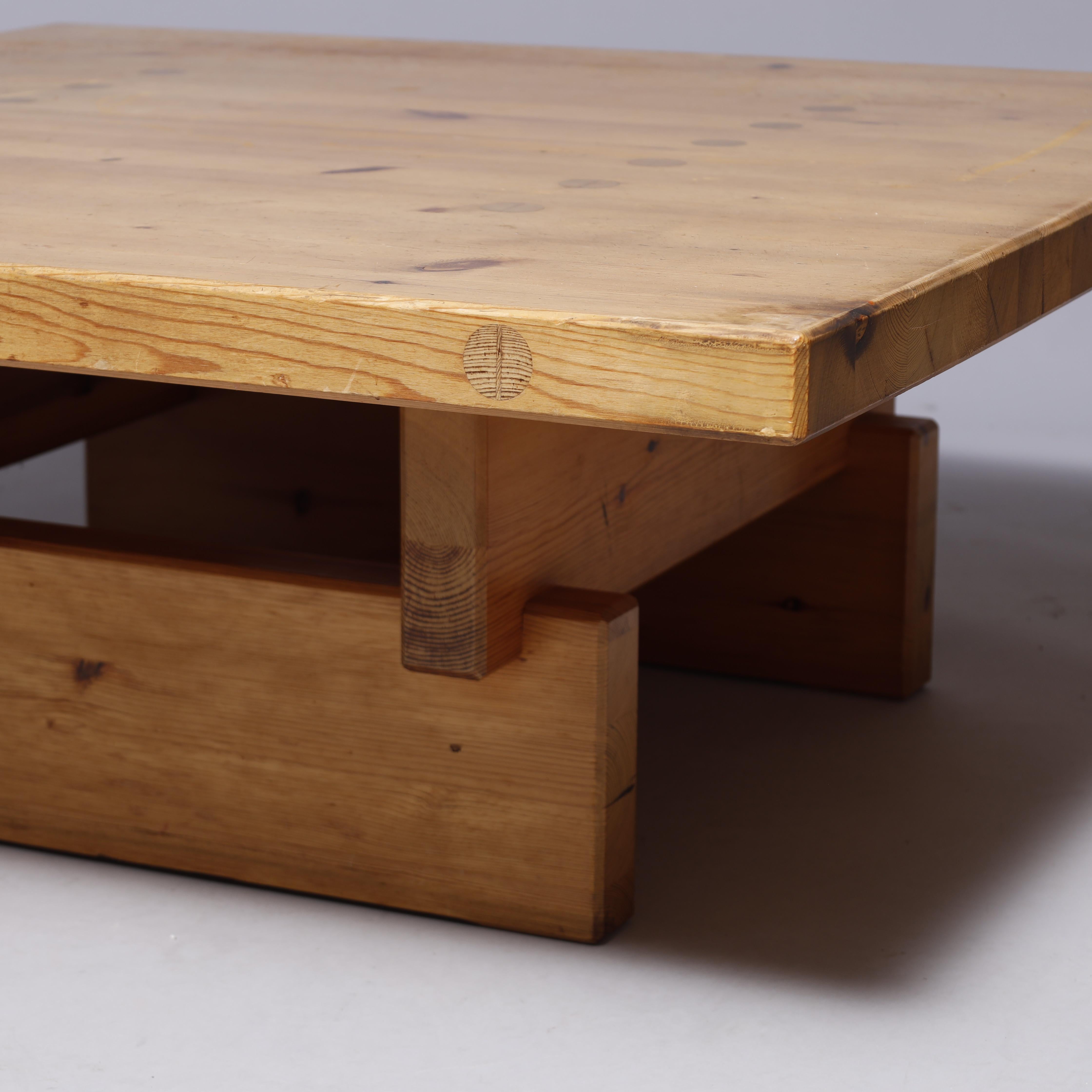 Roland Wilhelmsson Couchtisch aus Kiefernholz, Karl Andersson & Söner, Schweden, 1960er/70er Jahre im Zustand „Gut“ im Angebot in LEWES, GB