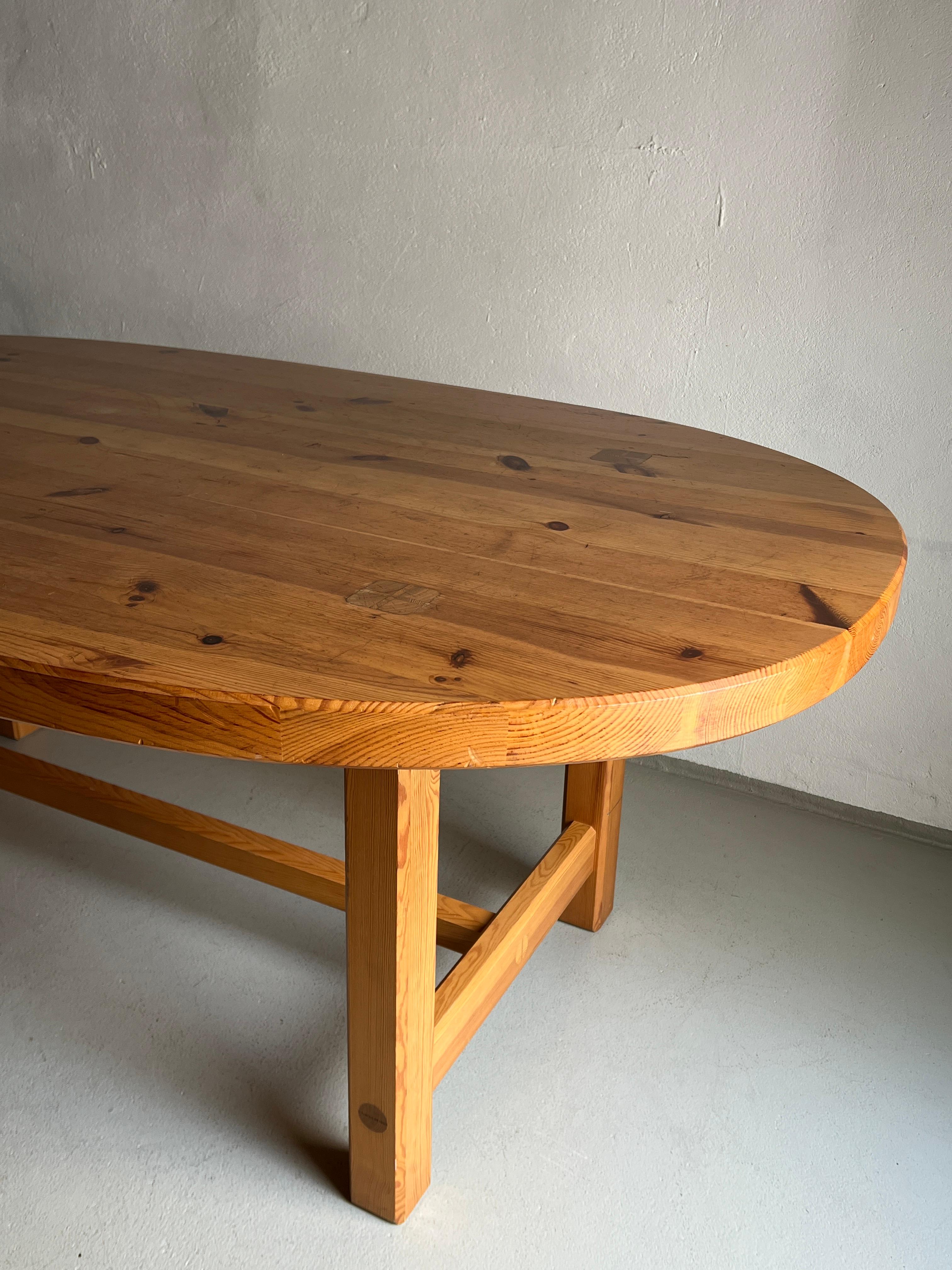 Roland Wilhelmsson Pine Oval Dining Table, 1970s In Good Condition For Sale In Rīga, LV