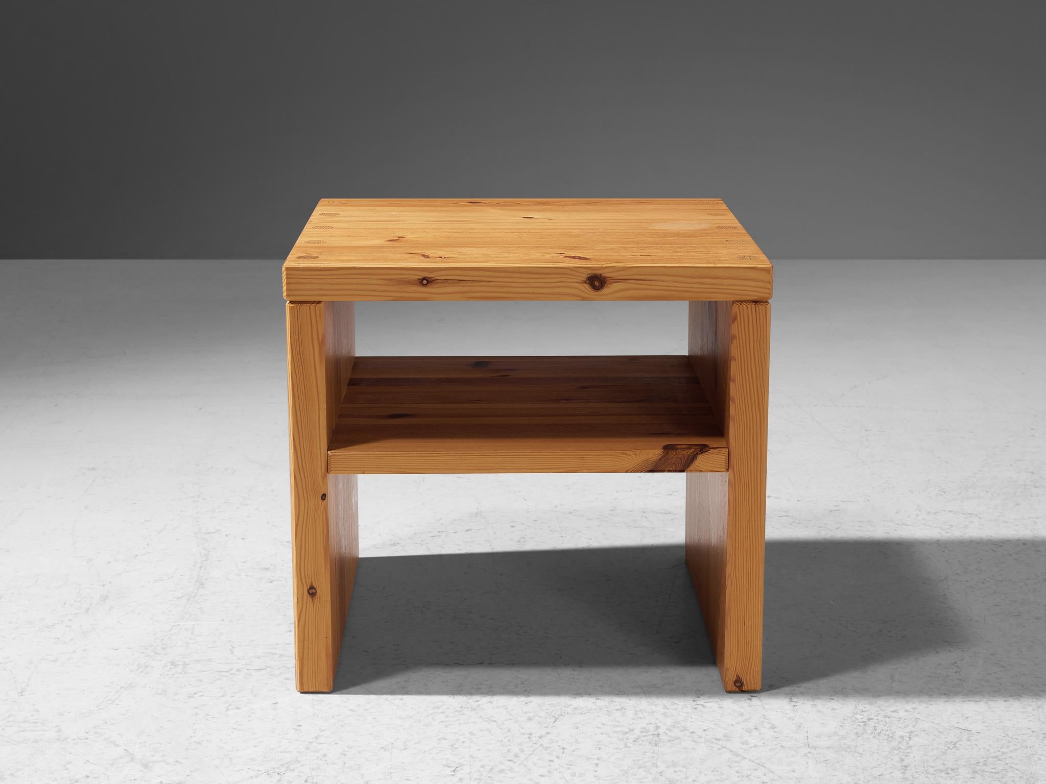 Roland Wilhelmsson Side Table in Pine For Sale 3