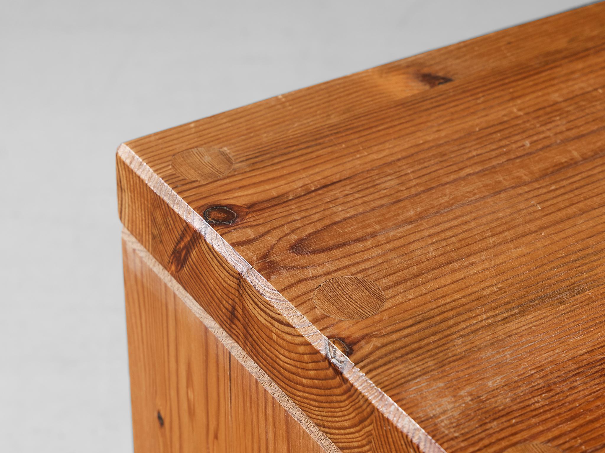 Roland Wilhelmsson Side Table in Solid Pine  For Sale 2