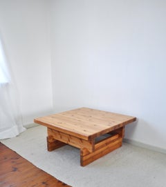 Table basse en pin massif Roland Wilhelmsson, Suède, 1970