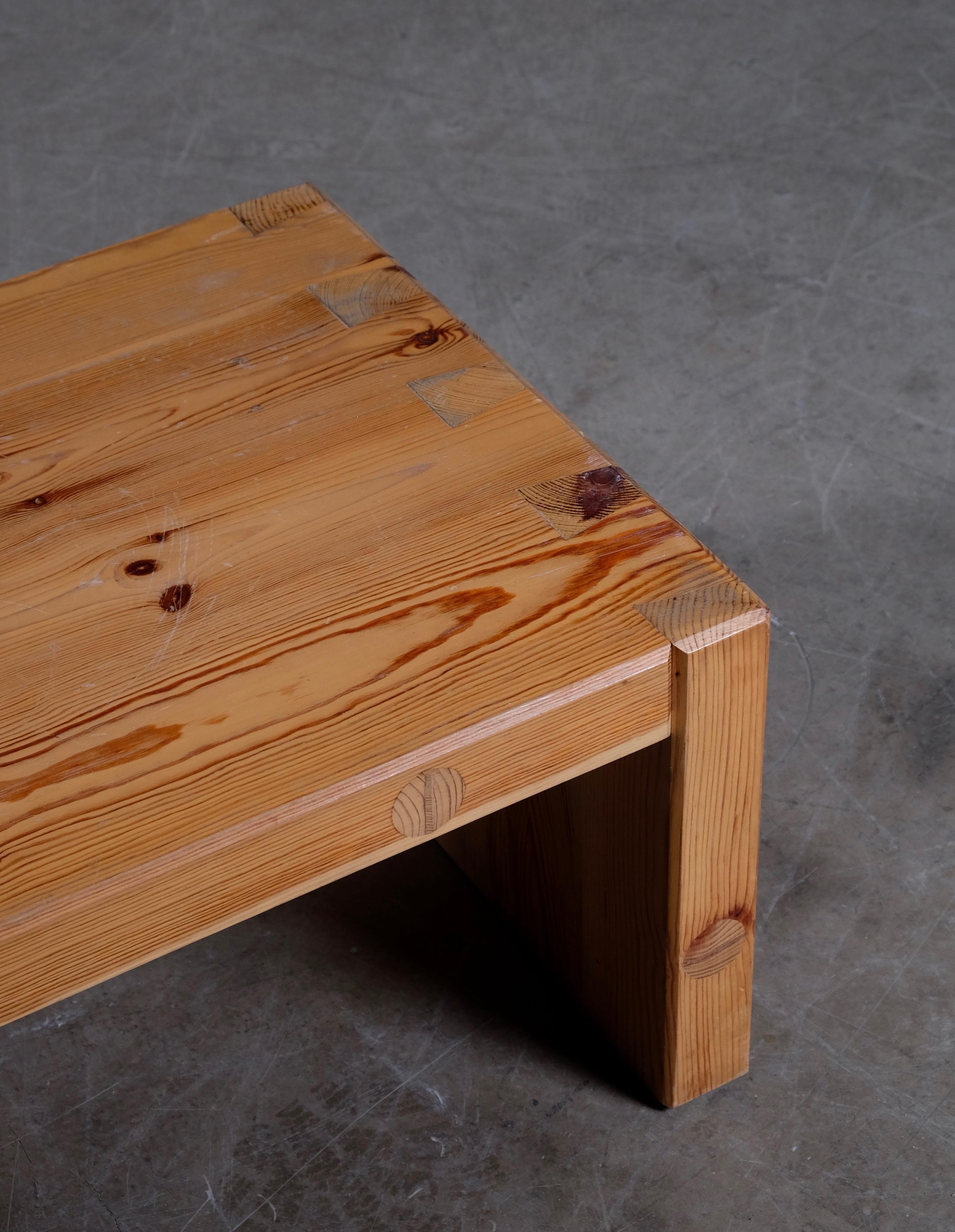 Swedish Roland Wilhelmsson Table / Bench in Pine, Produced in Sweden, 1973 For Sale