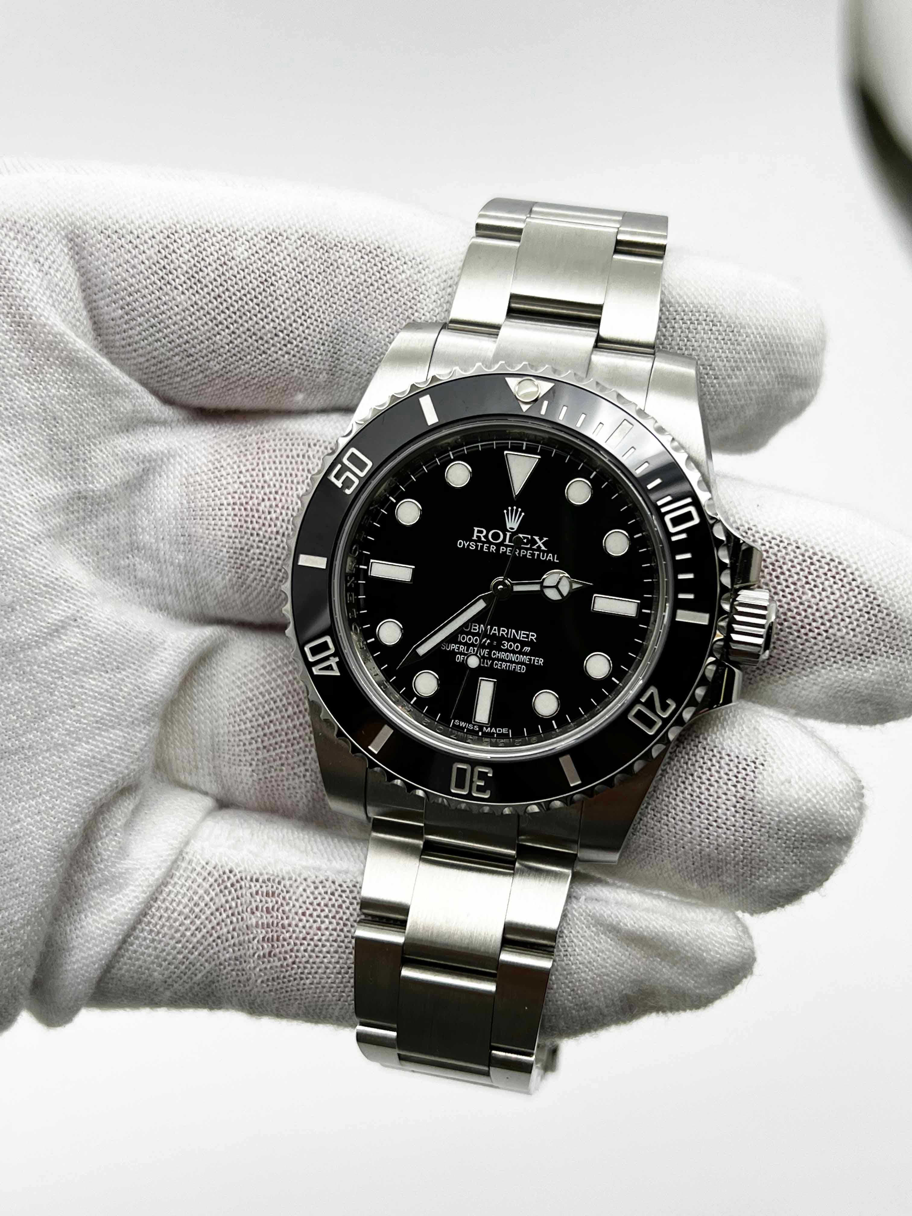 Rolex 114060 Submariner Schwarz Keramik Edelstahl Box Papier 2013 für Damen oder Herren