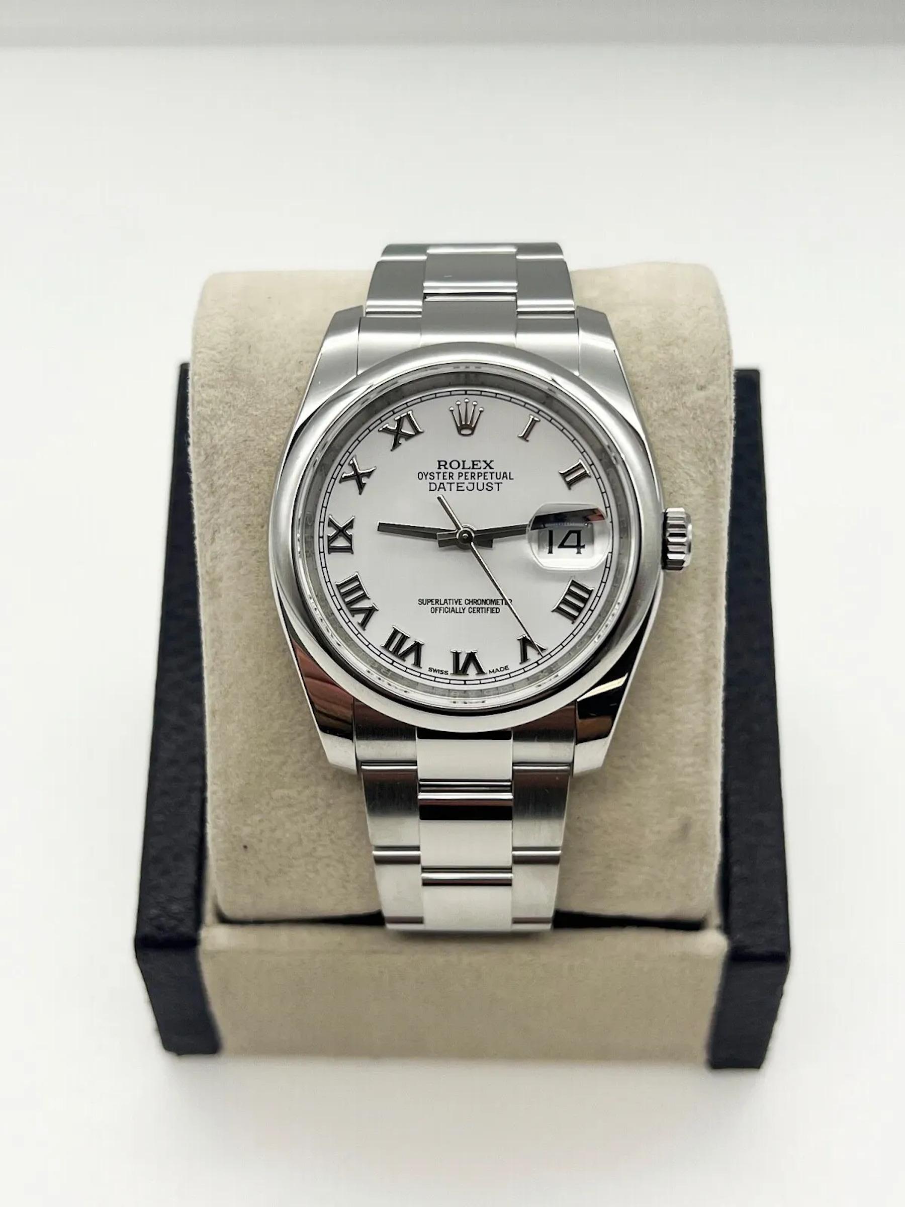 Stilnummer: 116200
Seriennummer: 600A6***
Jahr: 2015
Modell: Datejust
MATERIAL des Gehäuses: Rostfreier Stahl 
Band: Rostfreier Stahl 
Lünette: Glatte Lünette aus Edelstahl 
Zifferblatt: Weißes römisches Zifferblatt 
Gesicht: Saphirglas
