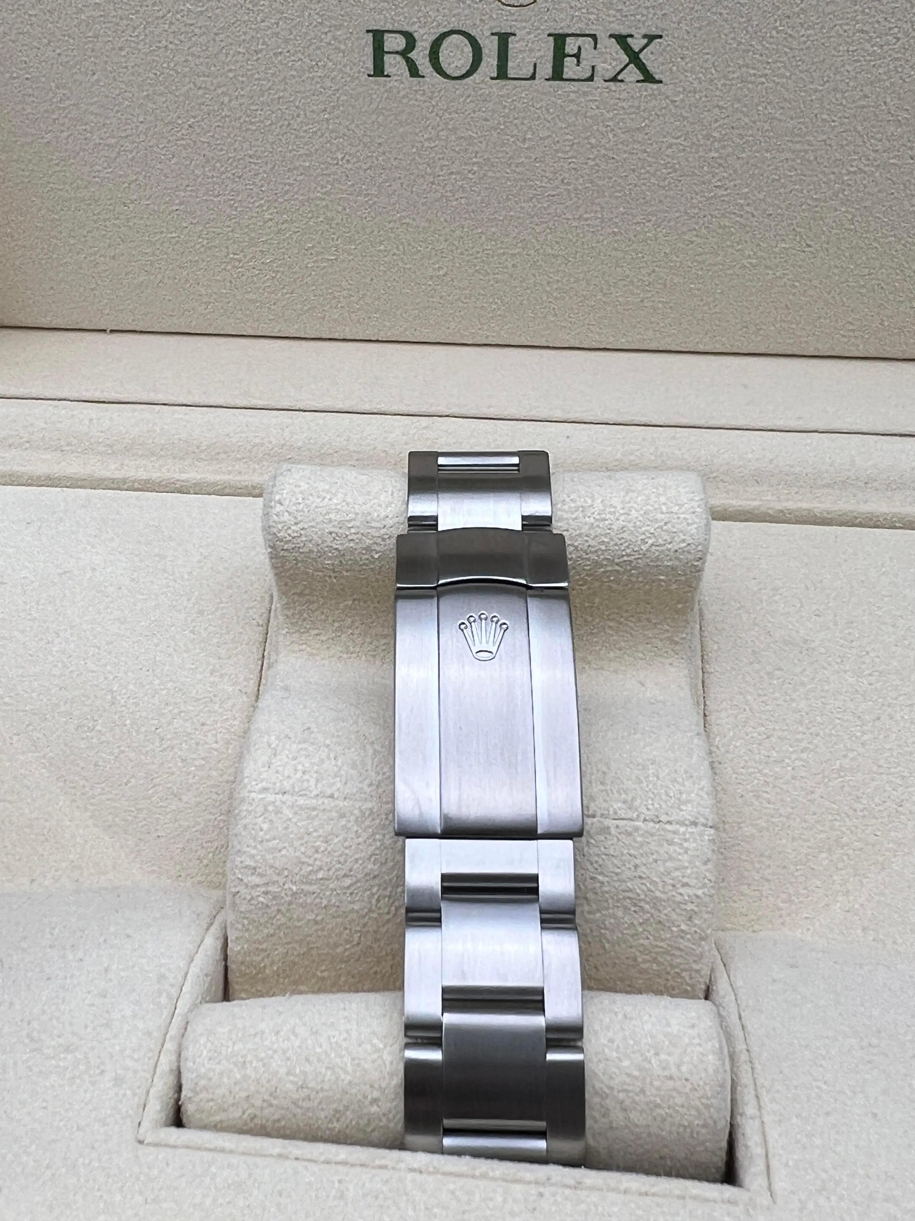 Rolex 124300 Oyster Perpetual 41mm Custom Celebration Balloon Dial Box Papers en vente 5