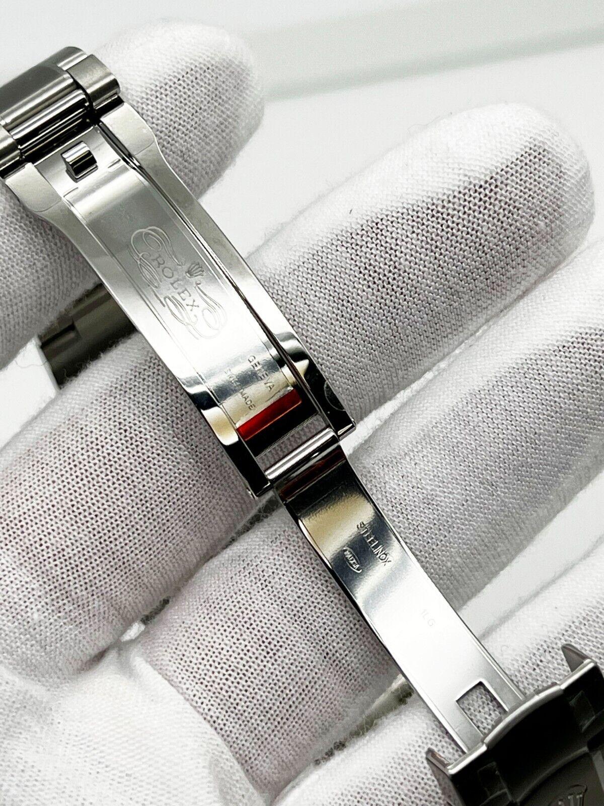 Rolex 126000 Oyster Perpetual 36mm Silber Zifferblatt Stahl Box Papierstickers 2022 im Angebot 4