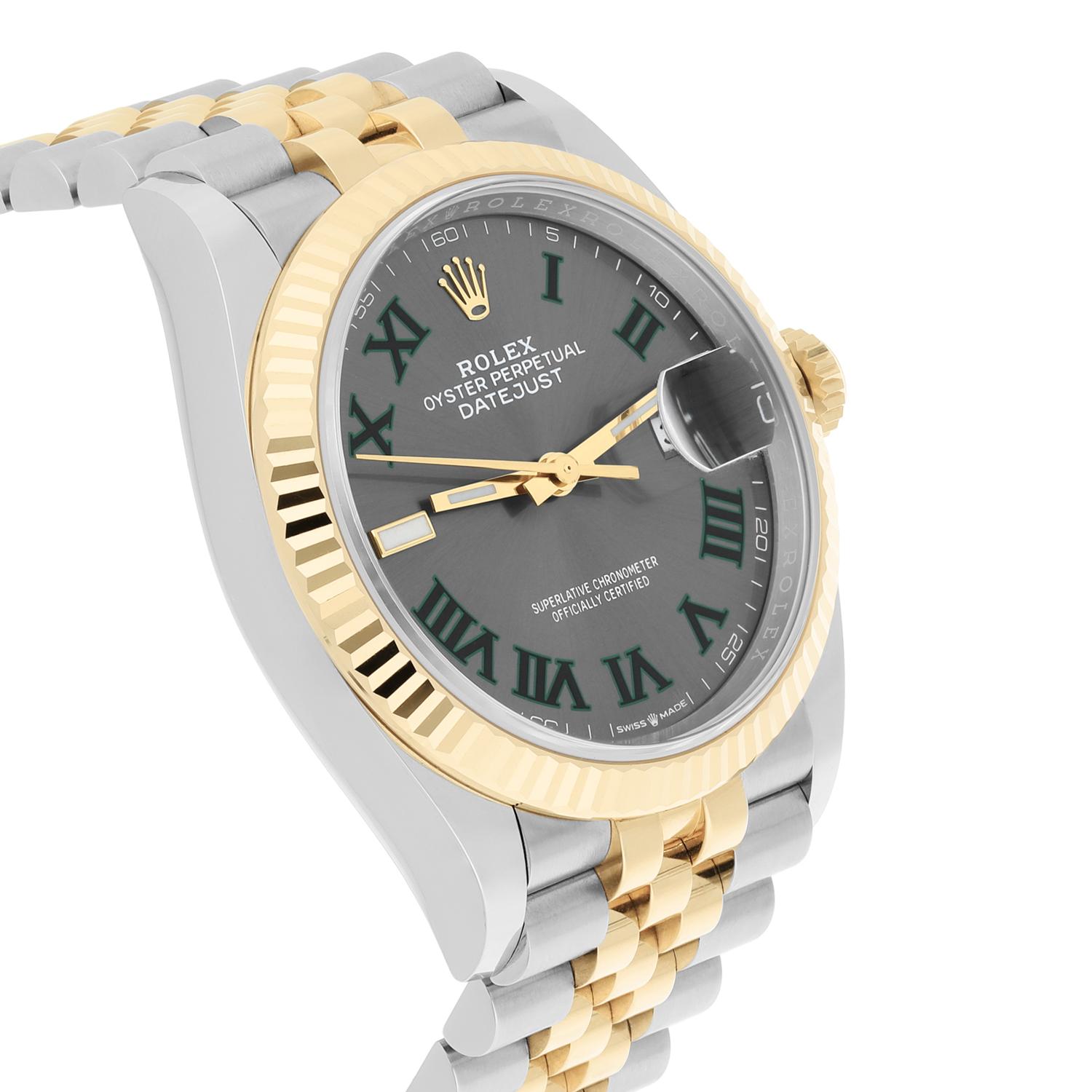 Women's or Men's Rolex 126233 Datejust 36mm Two-Tone Yellow Gold Fluted Bezel Wimbledon Dial B/P For Sale