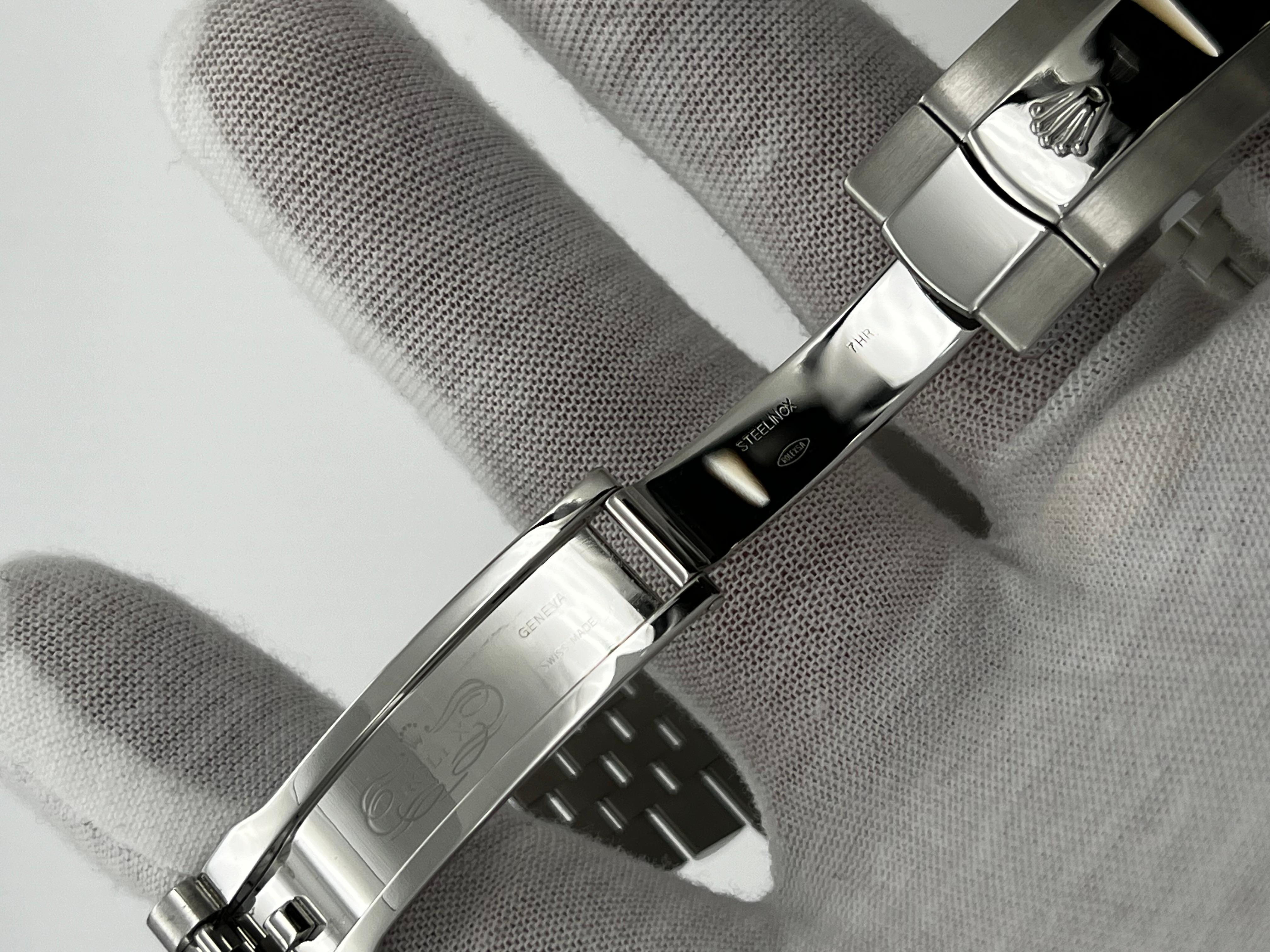 Rolex 126300 Datejust 41 Silber Zifferblatt Edelstahl Box Papier Edelstahl 2