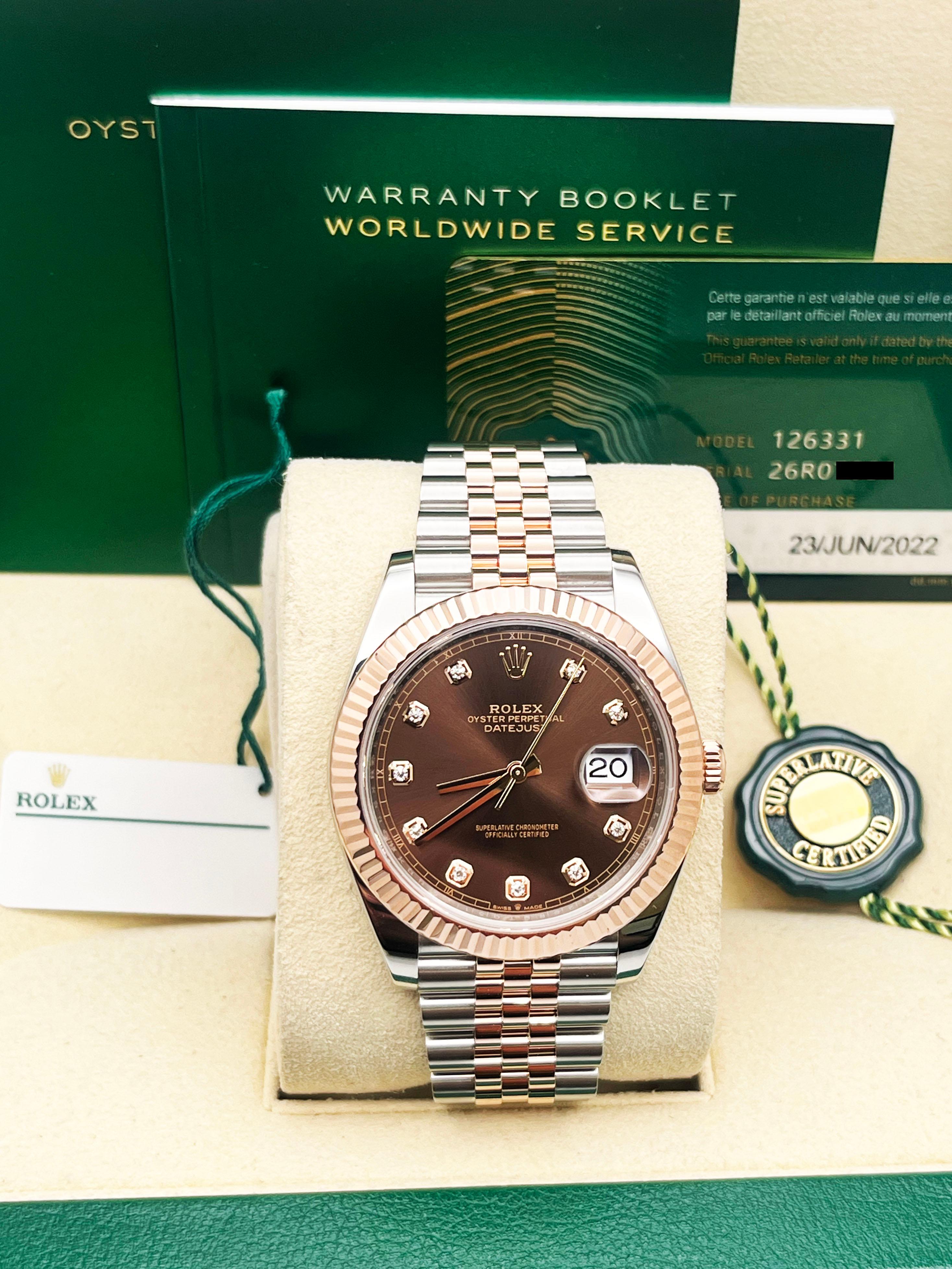 Numéro de style : 126331

Numéro de série : 26R0T***

Année : 2022

Modèle : Datejust 41

Matériau du boîtier : Acier inoxydable 

Bracelet : or rose 18K et acier inoxydable 

Lunette : or rose 18 carats

Cadran : Cadran original à diamants en