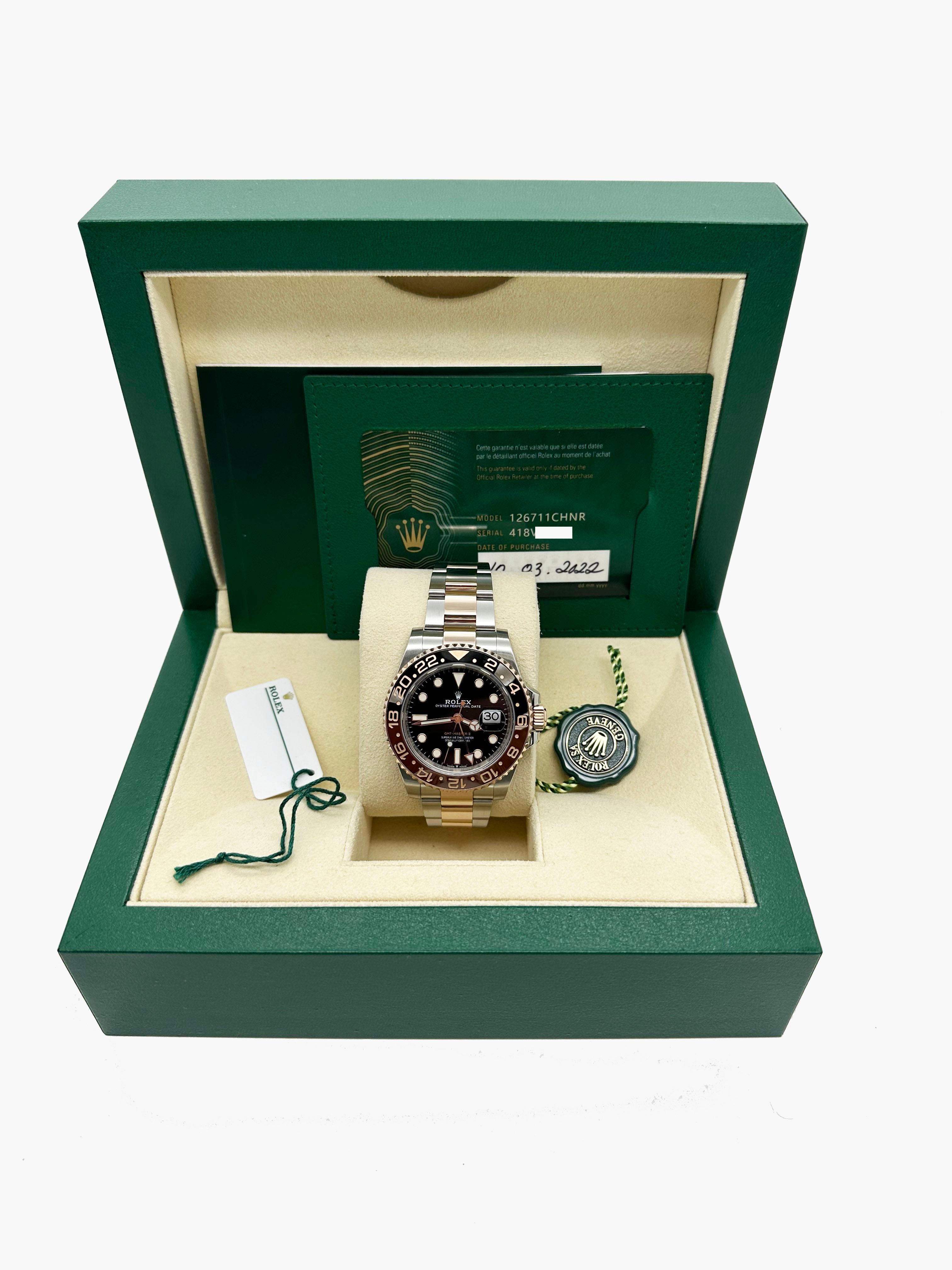 Numero di stile: 126711CHNR

Seriale: 418VV***

Anno: 2022
 
Model: GMT Master II
 
Materiale della cassa: Acciaio inossidabile
 
Fascia: oro rosa 18 carati e acciaio inossidabile
 
Lunetta: Ceramica nera e marrone - 