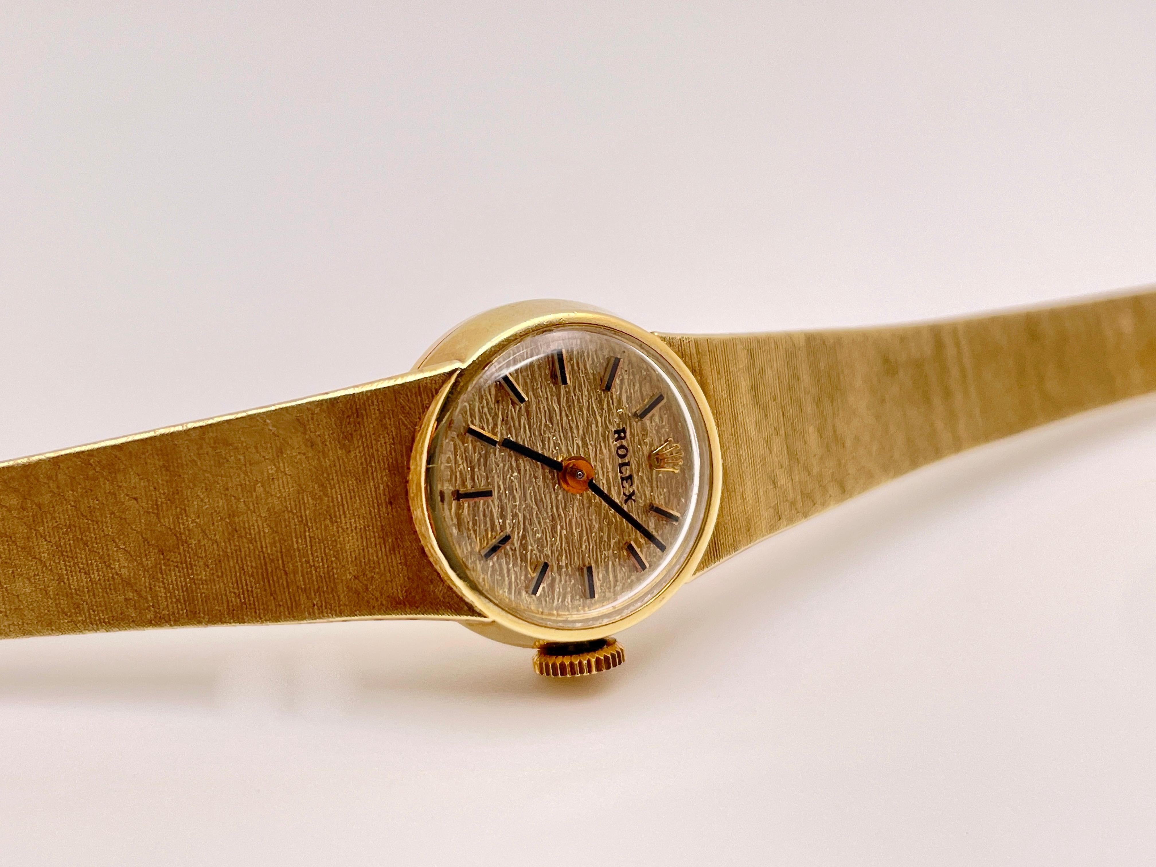 Rolex Women's Winding Watch 14K Yellow Gold In Good Condition For Sale In Westport, CT