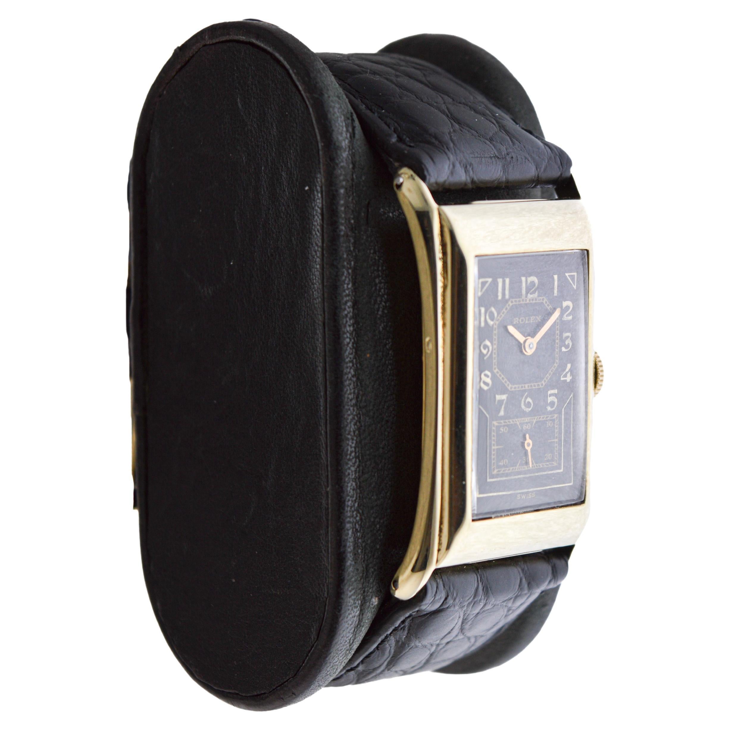 FACTORY / HOUSE: Rolex Watch Company
STYLE / REFERENCE: Prince Drs. Watch / Reference 1490
METAL / MATERIAL: 14Kt. Solid Gold 
CIRCA / YEAR: 1940's 
DIMENSIONS / SIZE: Length 42mm X Width 24mm
MOVEMENT / CALIBER: Manual Winding / 17 Jewels 
DIAL /