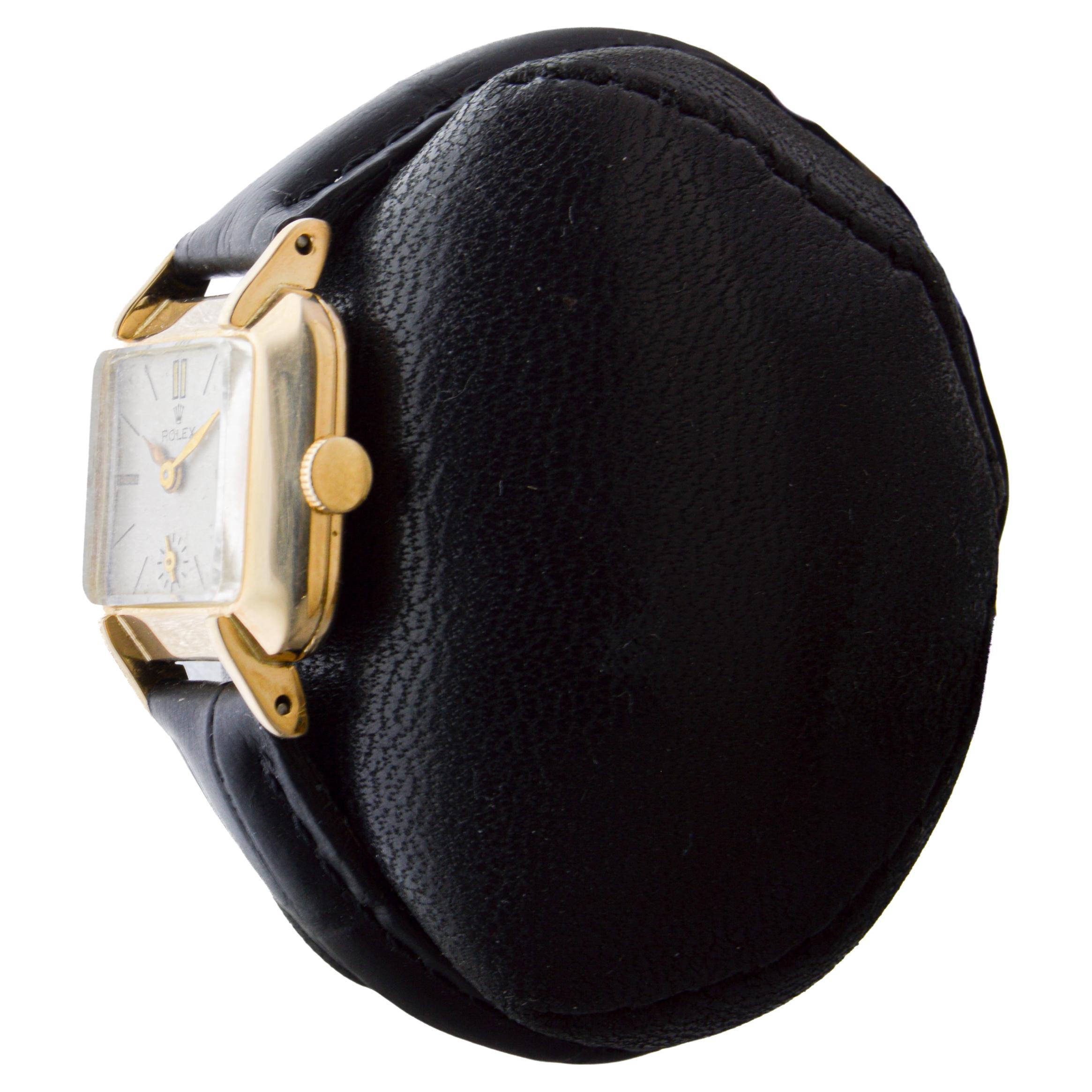 Reloj Rolex de oro macizo de 14 quilates estilo tanque Art Decó para señora circa años 50 en venta 4