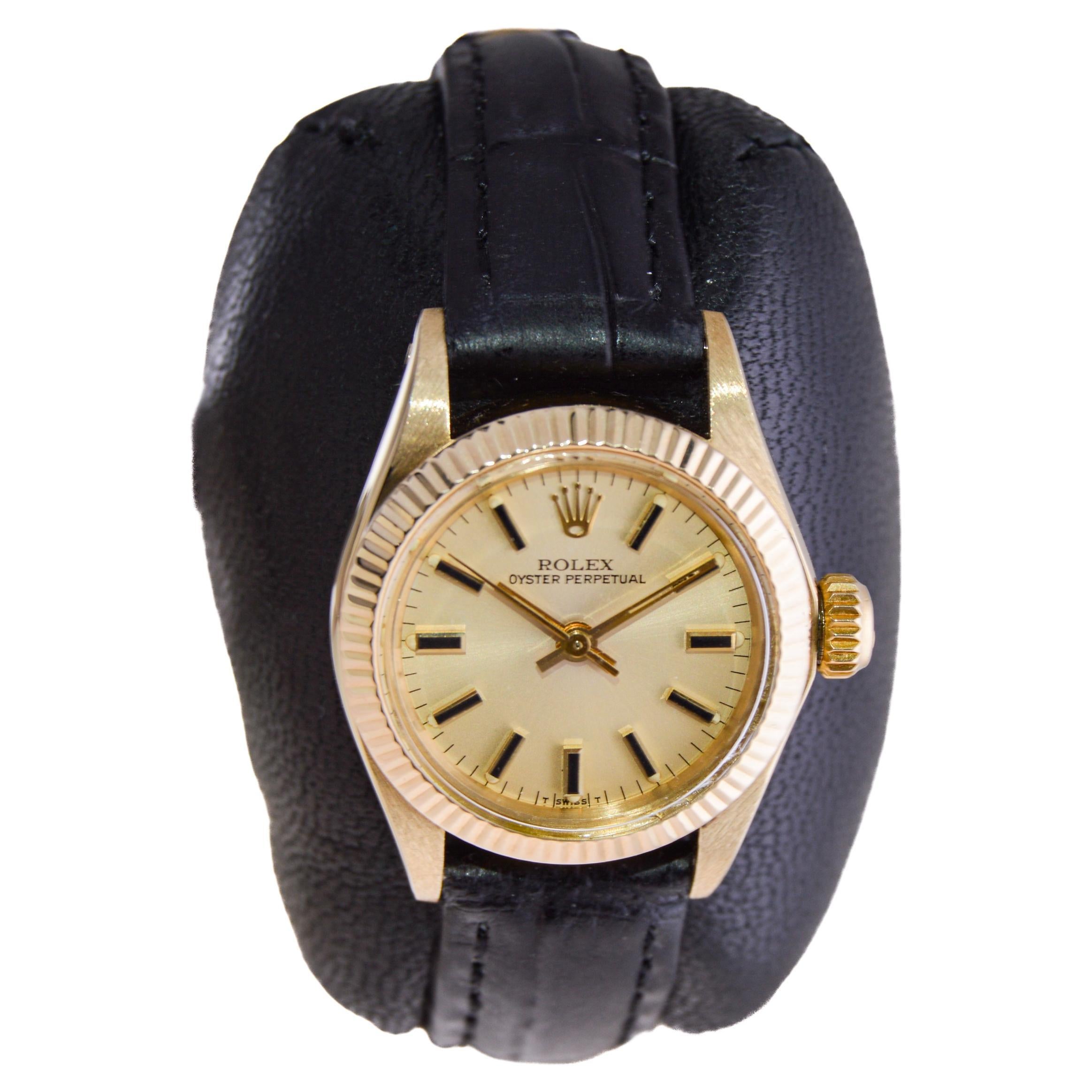Rolex 14Kt. Solid Gold Ladies Watch with Original Dial in Nearly New Condition  In Excellent Condition In Long Beach, CA