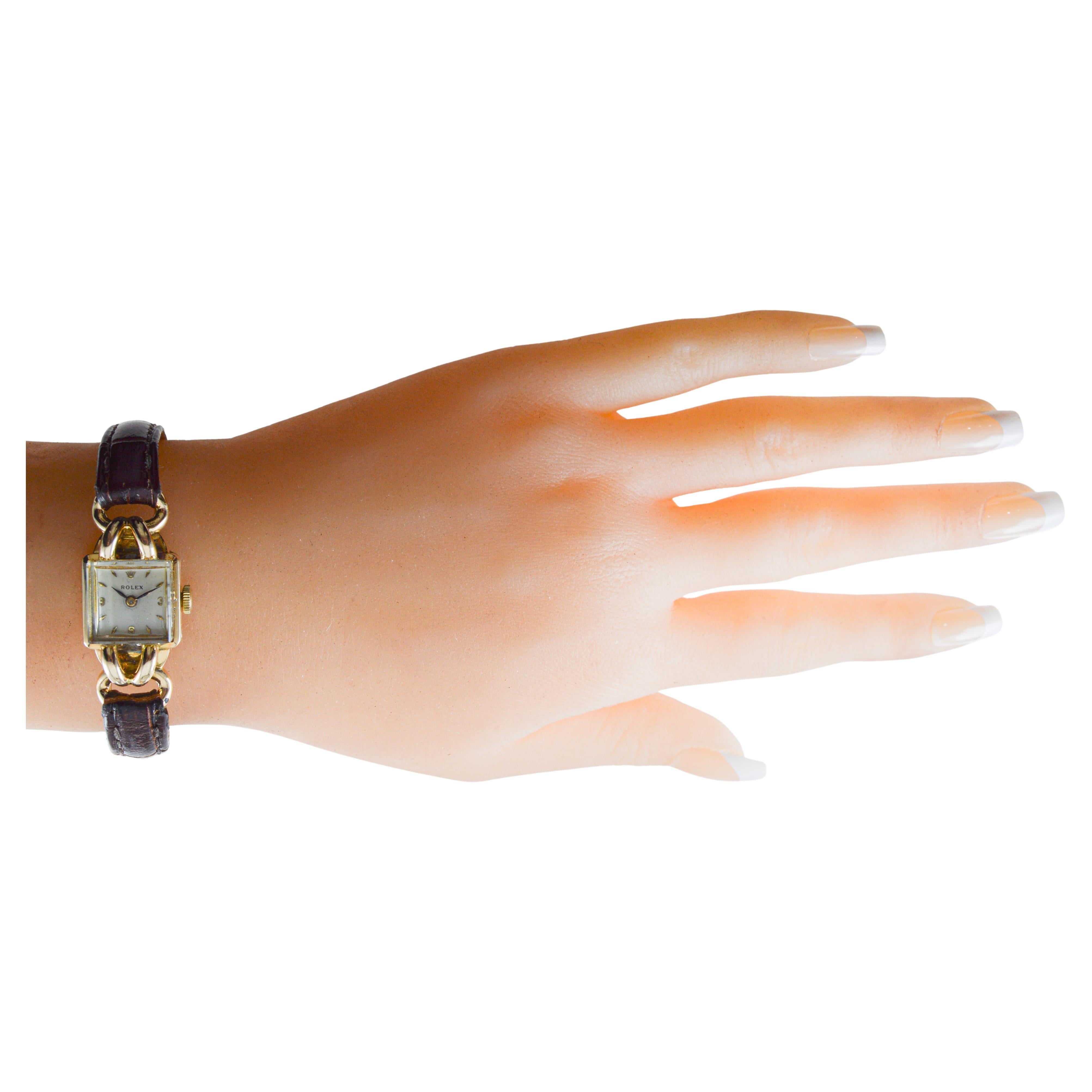 Rolex Montre Art déco pour dames en or jaune massif 14Kt circa 1954 en vente 12