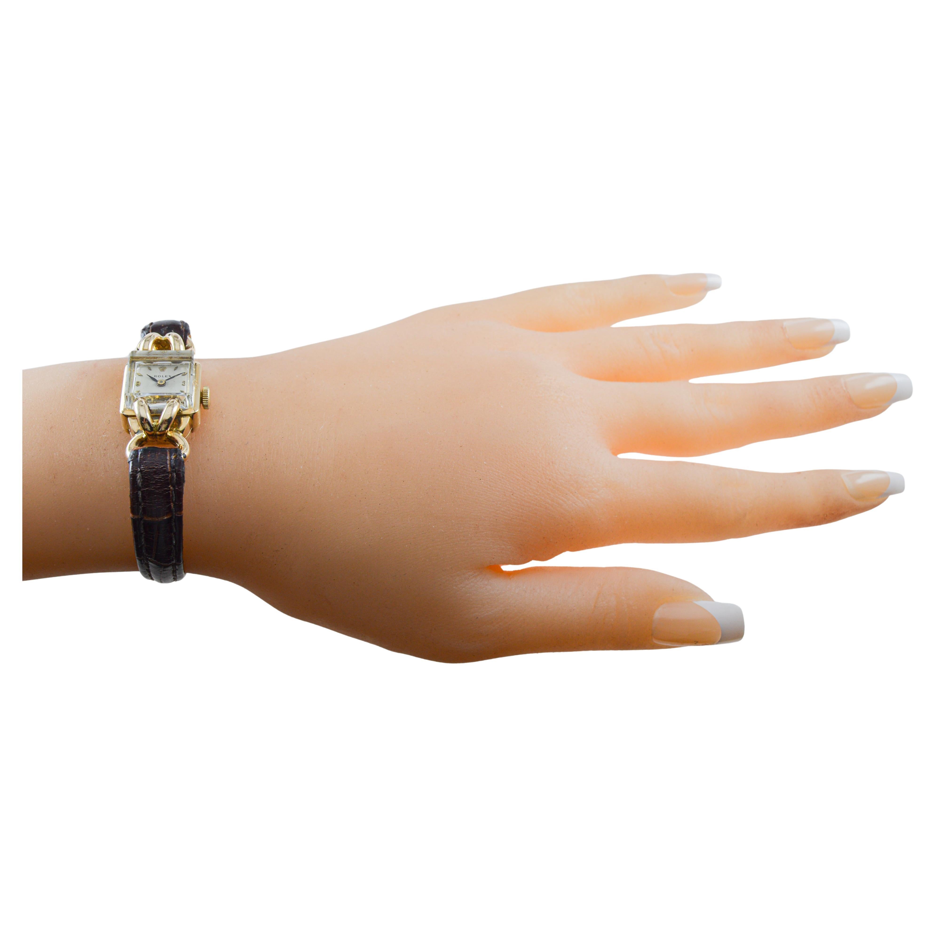 Rolex Montre Art déco pour dames en or jaune massif 14Kt circa 1954 en vente 13