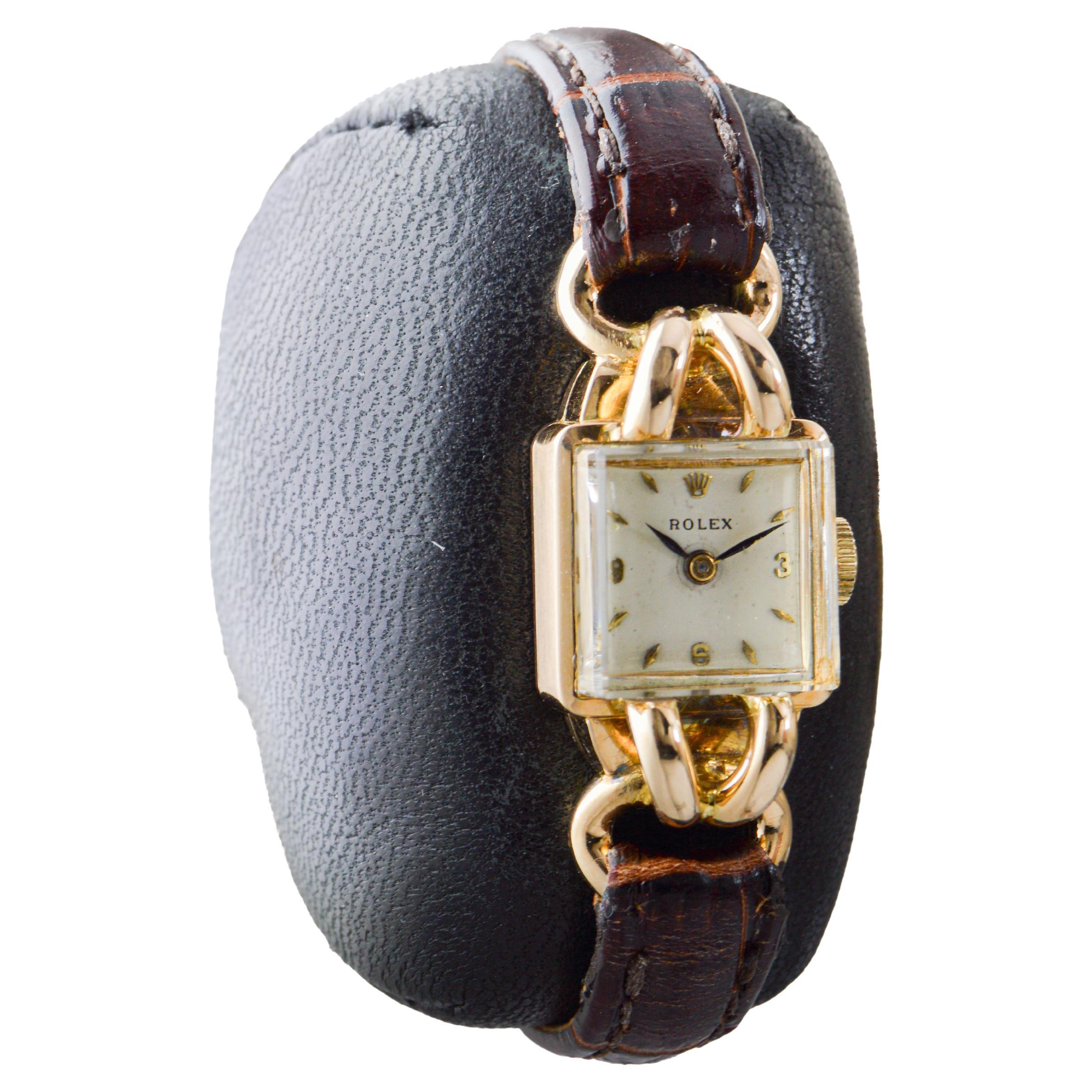 Rolex Montre Art déco pour dames en or jaune massif 14Kt circa 1954 Excellent état - En vente à Long Beach, CA