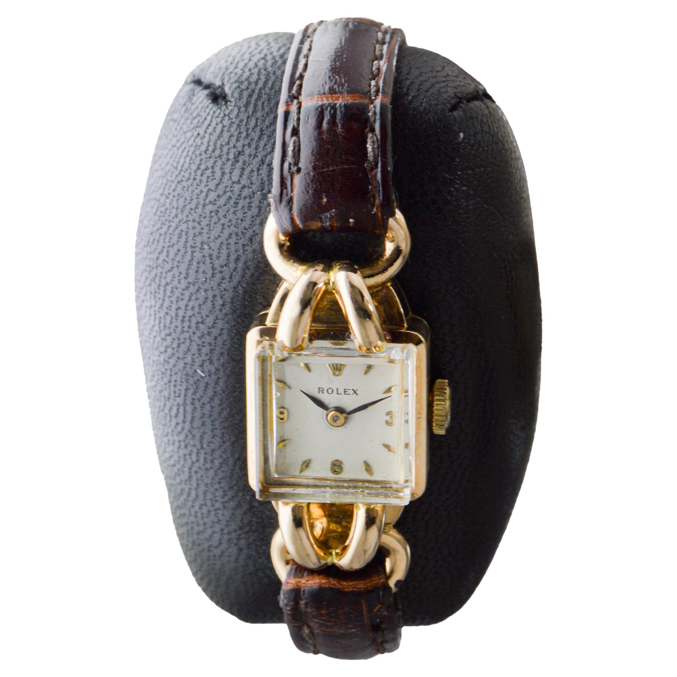 Rolex Montre Art déco pour dames en or jaune massif 14Kt circa 1954 en vente 2