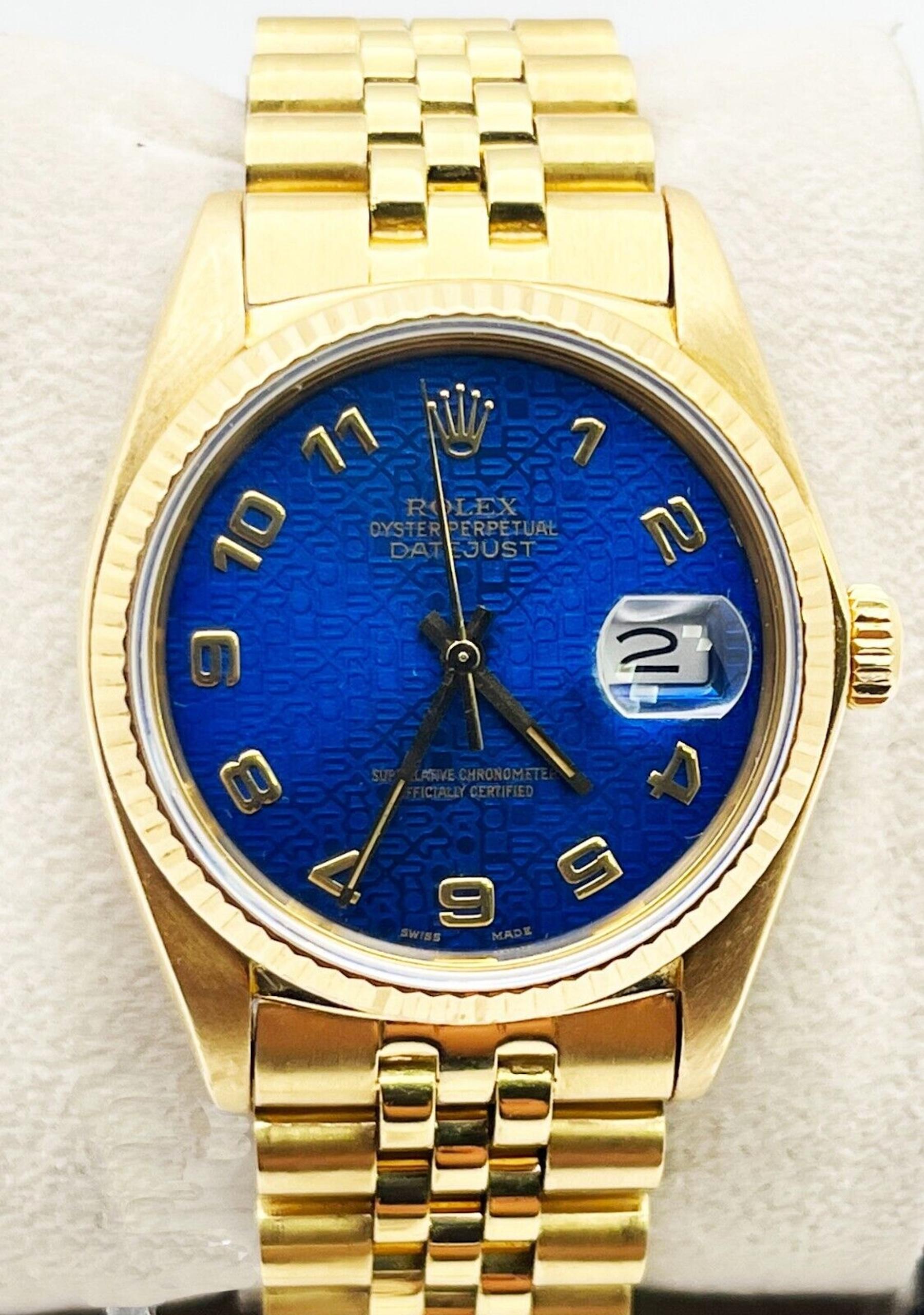 Rolex 16018 Datejust Factory, cadran bleu anniversaire en or jaune 18 carats Excellent état à San Diego, CA
