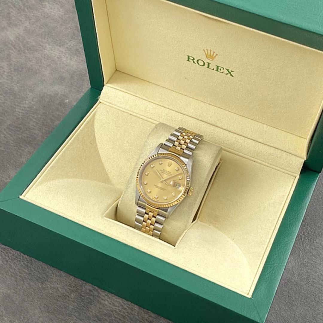Rolex Datejust in steel and 18ct yellow gold with a classic champagne baton dial-in excellent condition, with box.

DETAIL: 
Make: Rolex
Ref: 126333
Dimensions: 36mm
Length: 18cm
Movement: Automatic
Gender: Unisex
Metal: Stainless Steel & 18ct
