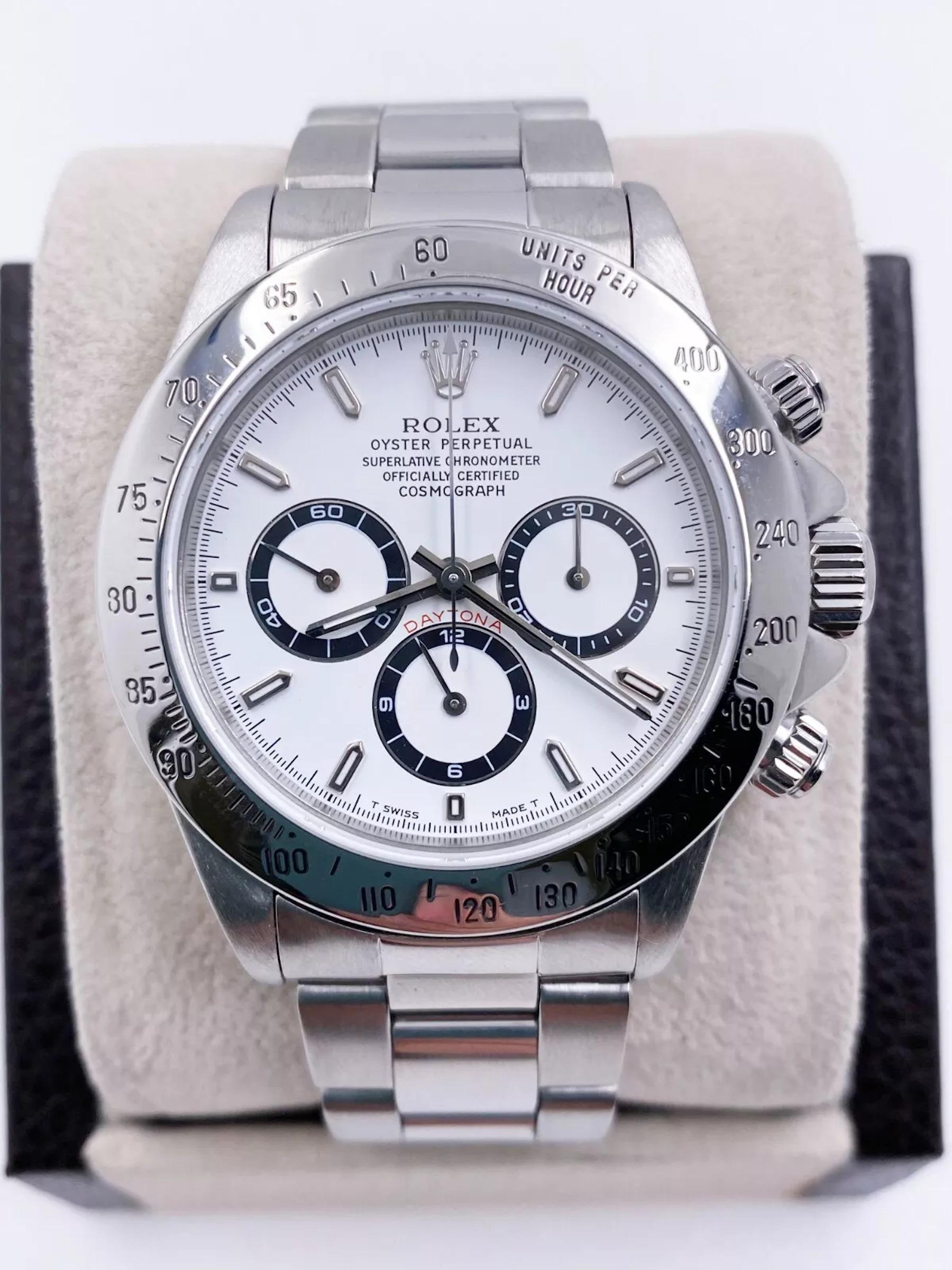Numéro de style : 16520 Zenith Movement
Série : U670***
Année : 1997
Modèle : Rolex Daytona
Matériau du boîtier : Acier inoxydable 
Bande : Acier inoxydable 
Lunette :  Acier inoxydable 
Cadran : Blanc
Visage : Cristal saphir 
Taille du boîtier : 40