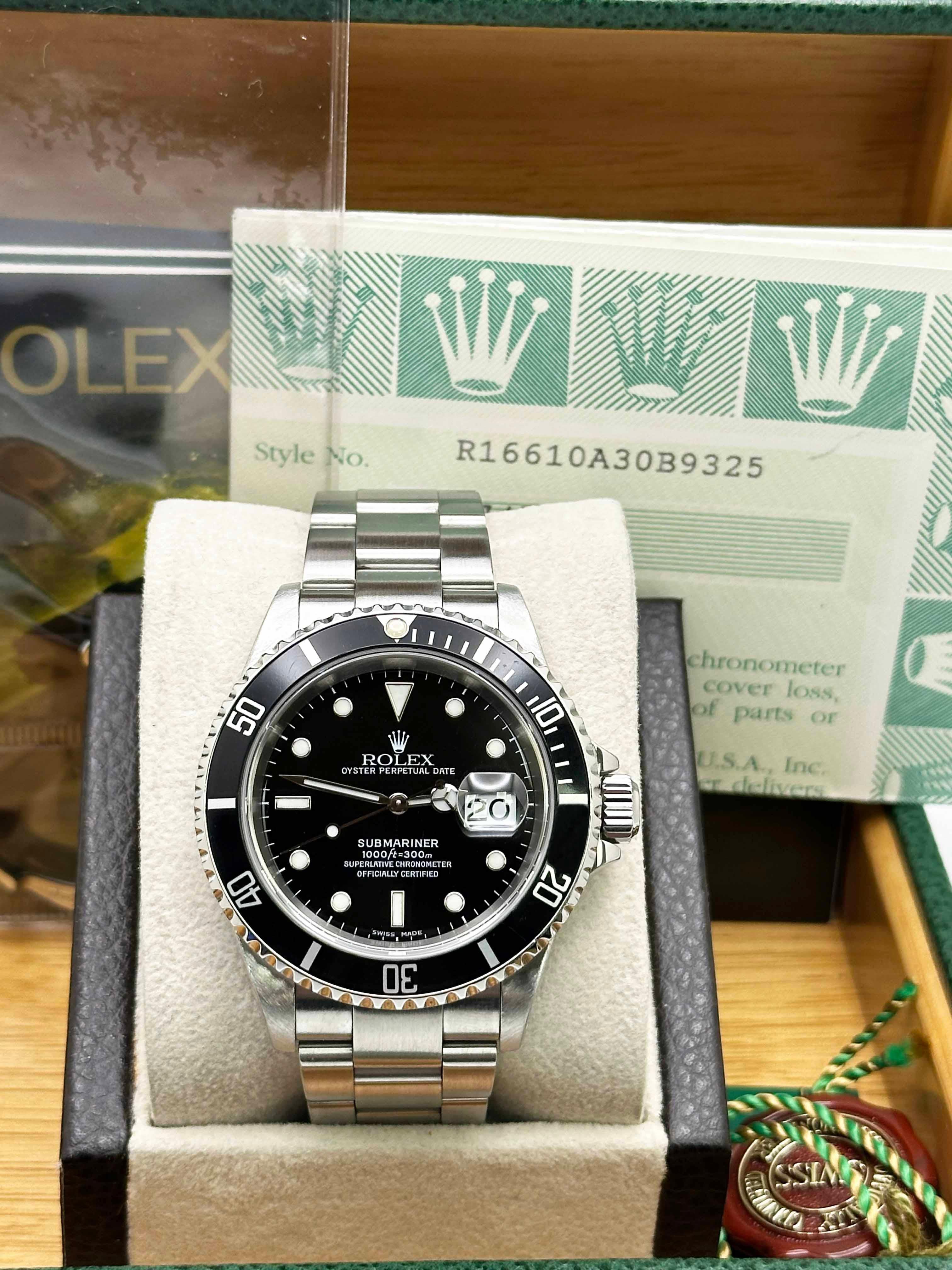 Rolex Submariner Date 16610 40mm Schwarzer Edelstahl Box Papier 2001 5