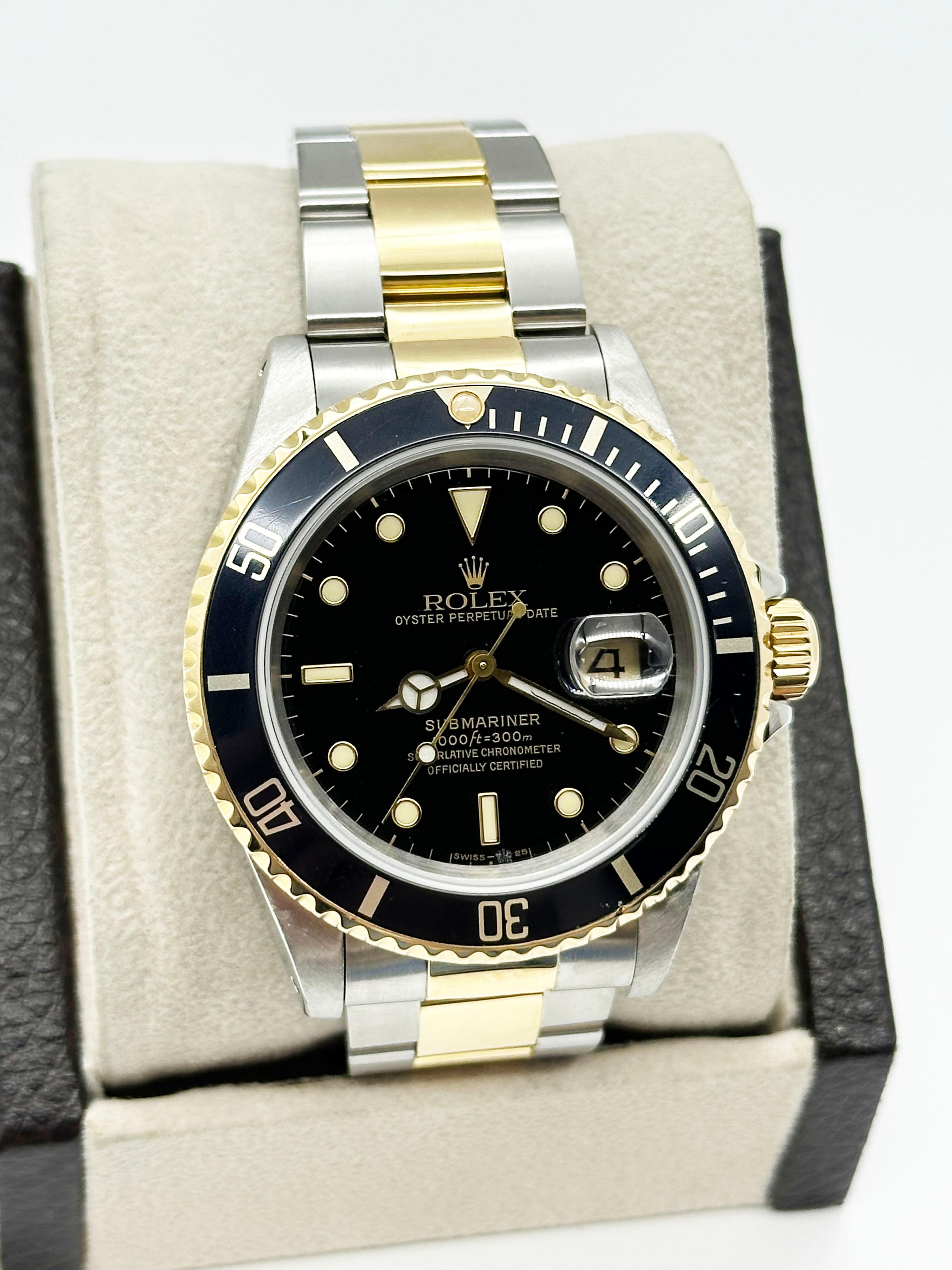 Stilnummer: 16613



Seriennummer: X493***



Jahr: 1991

 

Modell: Submariner 

 

MATERIAL des Gehäuses: Rostfreier Stahl 

 

Band: 18K Gelbgold 

 

Lünette: Schwarz 

 

Zifferblatt: Schwarz 

 

Gesicht: Saphirglas 

 

Gehäusegröße: 40mm 

