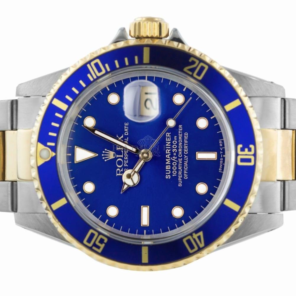 Rolex 16613 U Sub Blue Submariner Stainless Steel and 18 Karat Yellow Gold Diver In Excellent Condition For Sale In Miami, FL