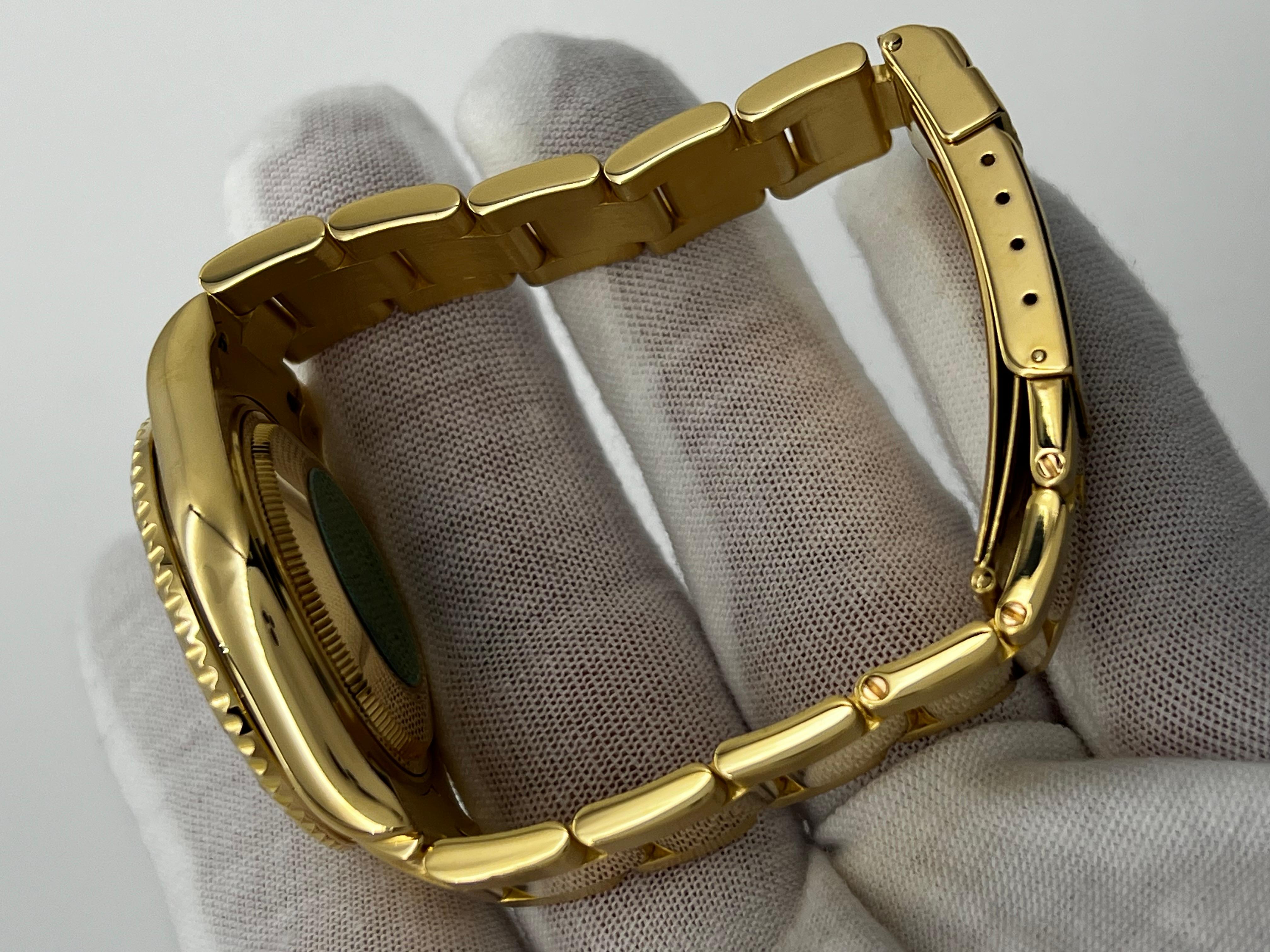 Rolex 168628 Yacht Master Midsize 35mm 18K Yellow Gold Rolex Box For Sale 5