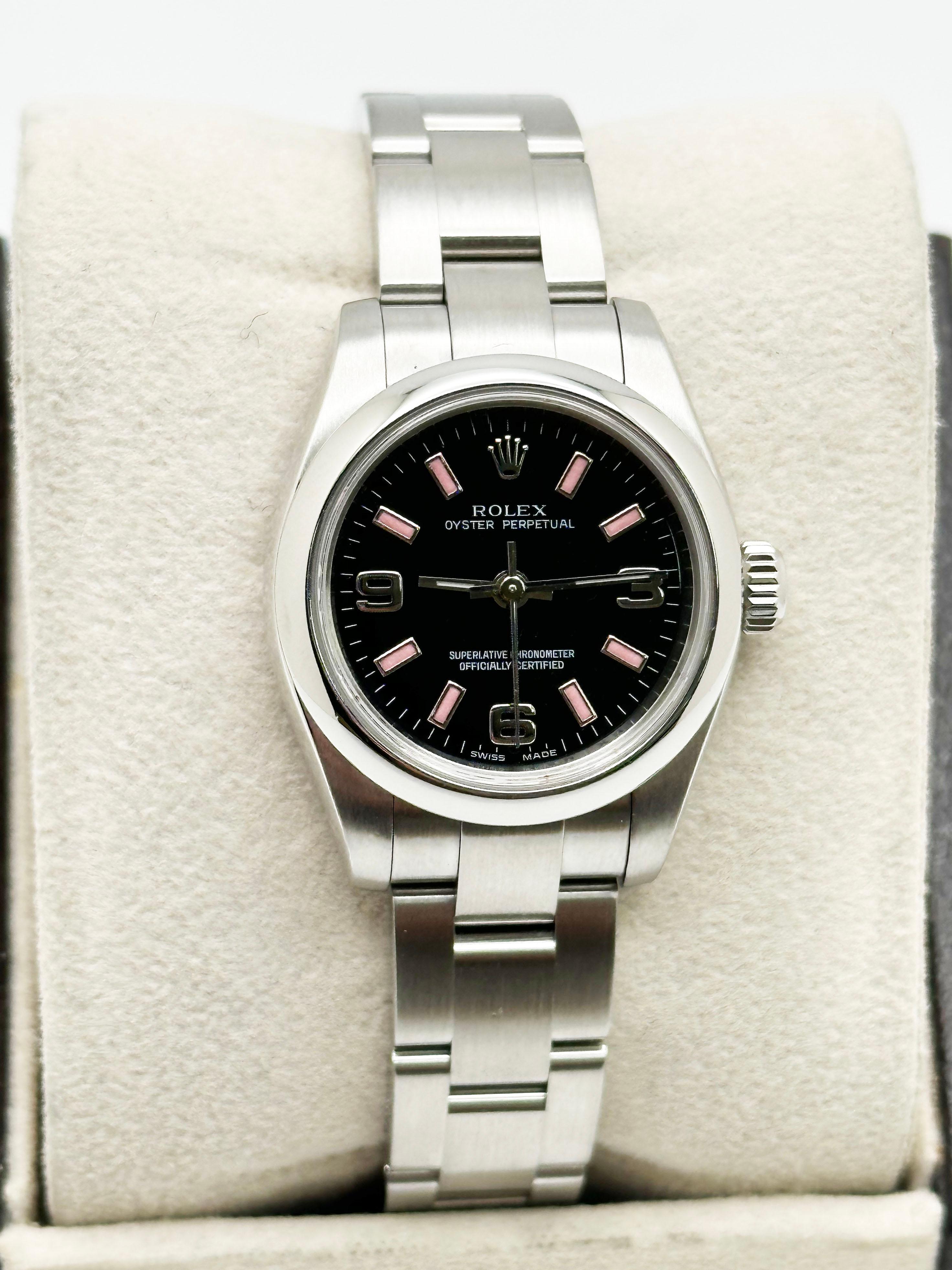 Rolex 176200 Damen Oyster Perpetual Schwarzes Zifferblatt Rosa Markierungen Stahl Box Papiere im Angebot 4