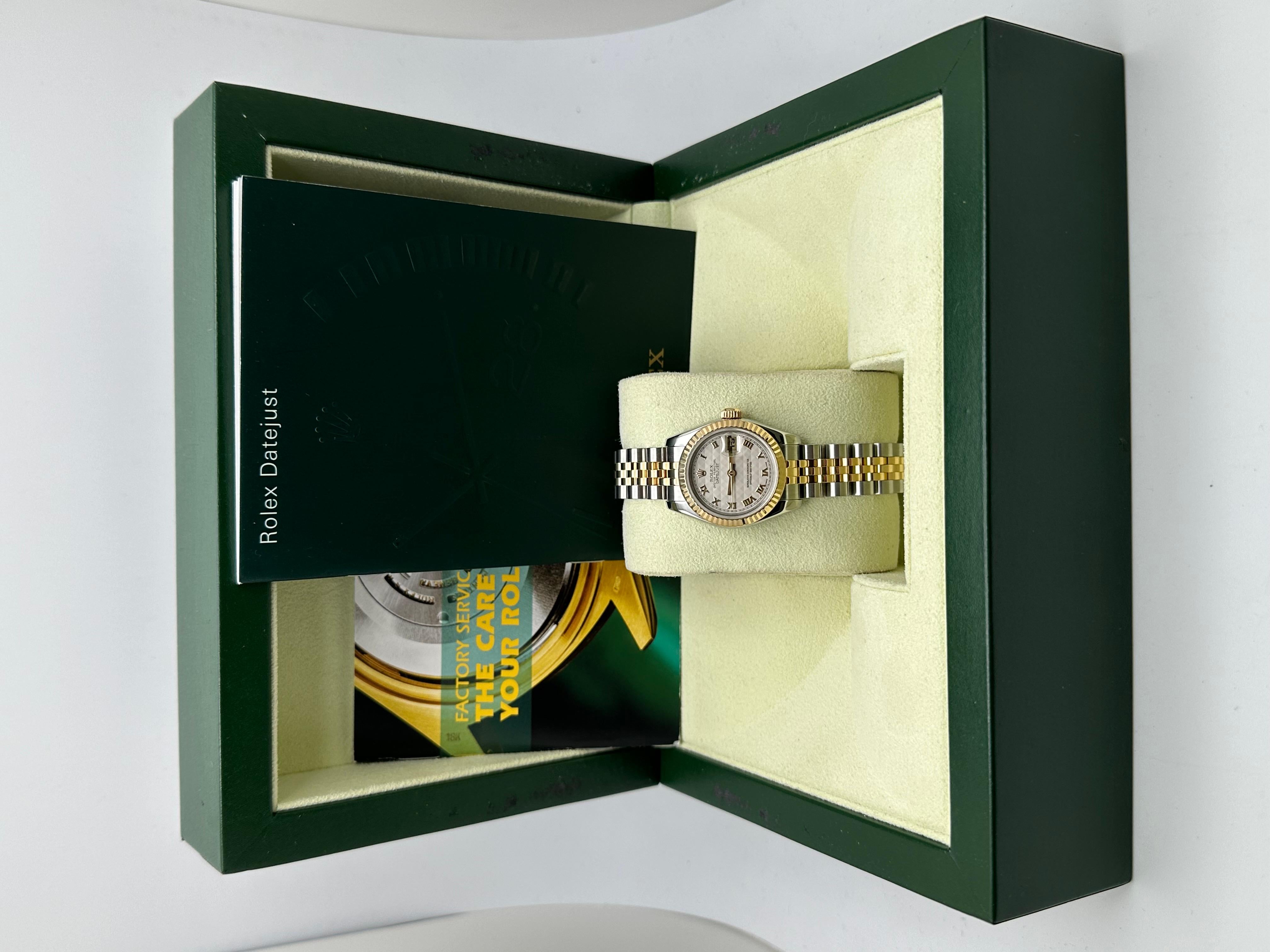 Rolex 179173 Damen Datejust Pyramiden-Zifferblatt 18K Gelbgold Stahlschachtel Bücherregal 5