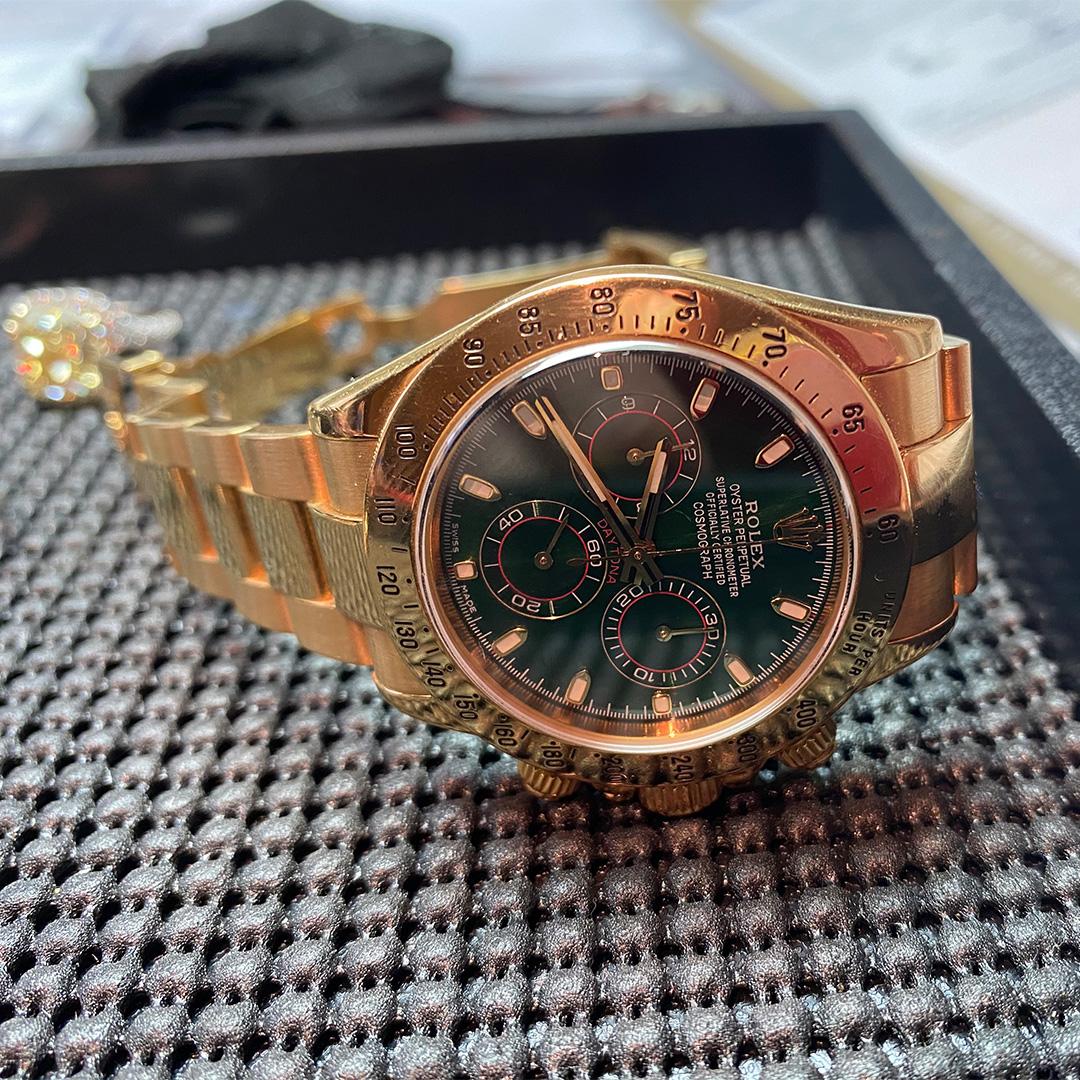 Rolex 18 K Yellow Gold Daytona SN Y335206 Watch For Sale 2