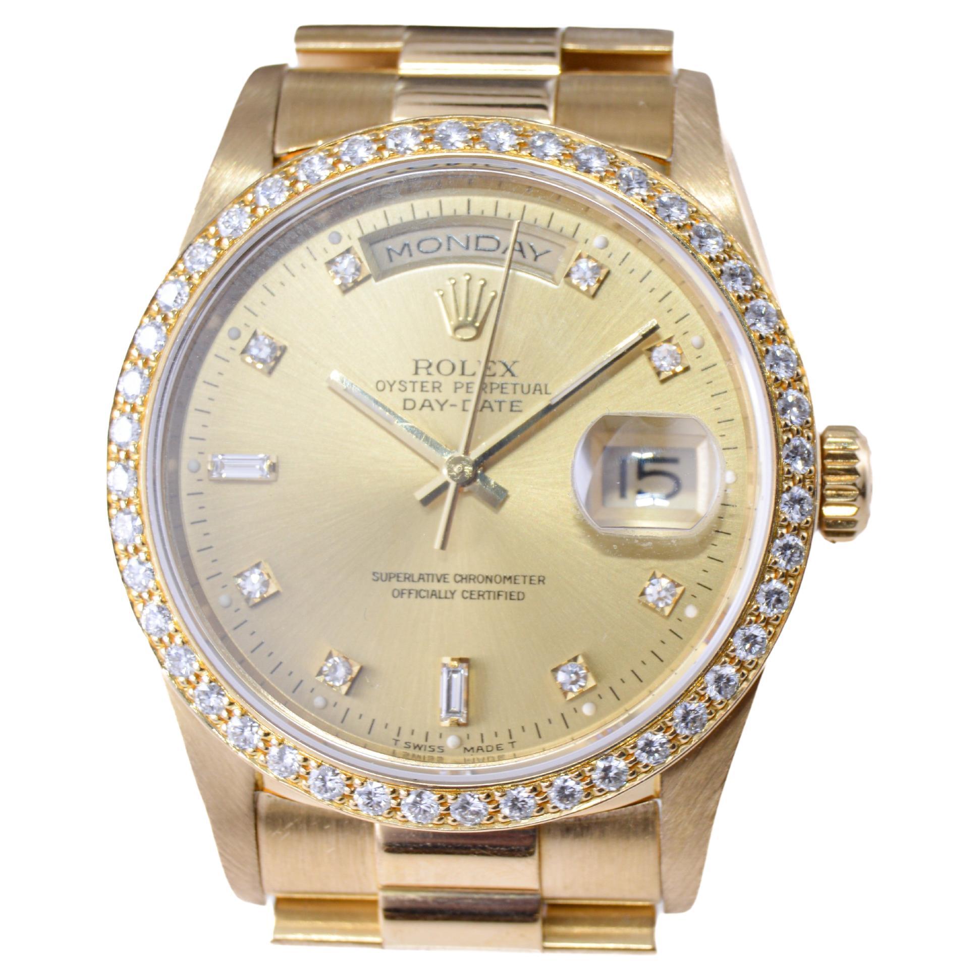 Rolex 18 Karat Gold mit Diamant Lünette Präsident circa 1980's mit Original-Box für Damen oder Herren im Angebot