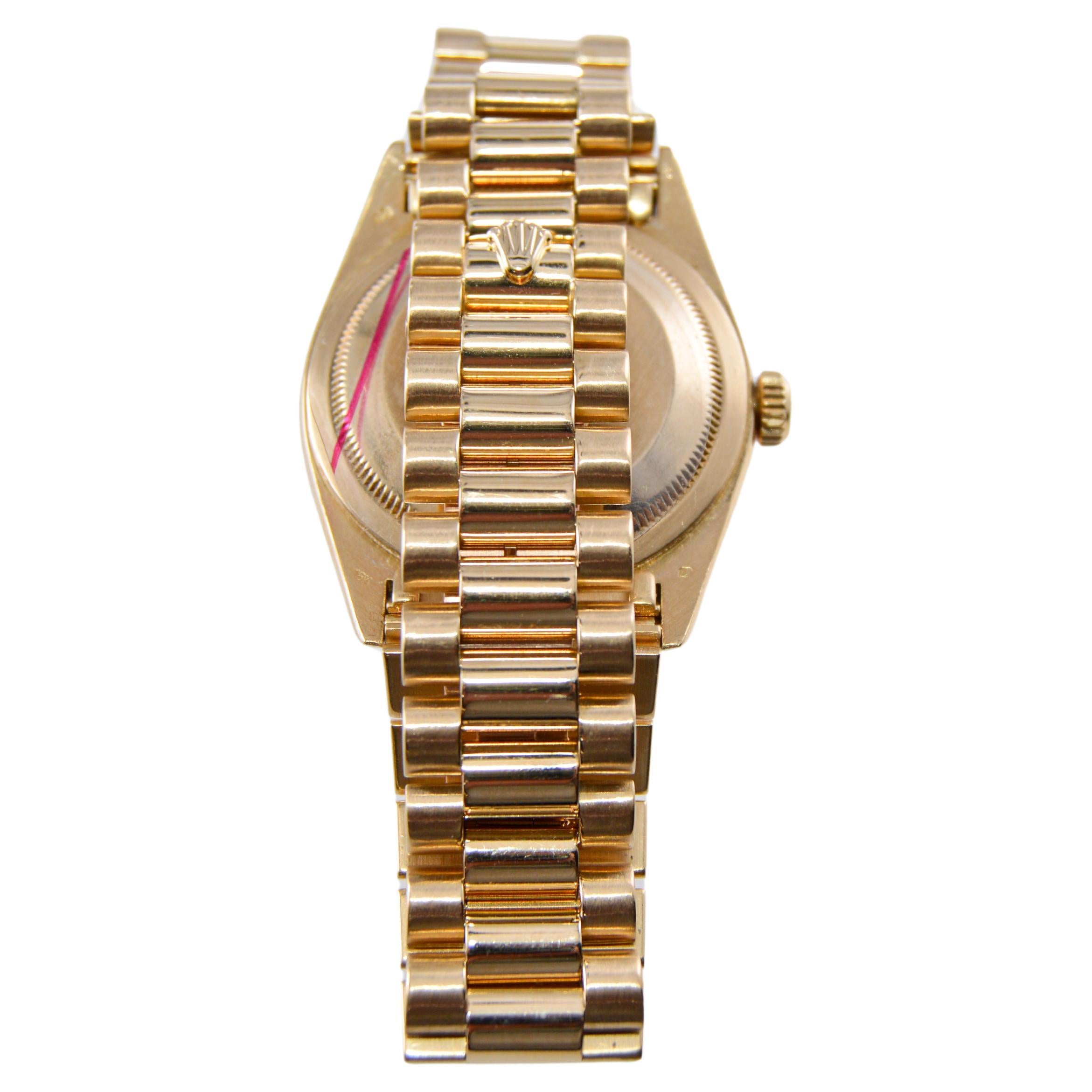 Rolex 18 Karat Gold With Diamond Bezel President circa 1996 with Original Box In Excellent Condition For Sale In Long Beach, CA