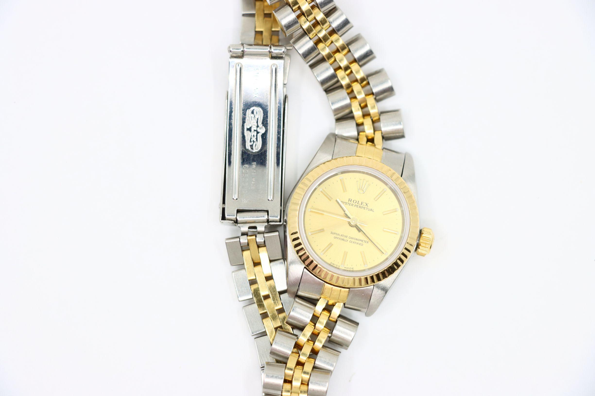 Rolex Montre Oyster Perpetual en or 18 carats pour femmes en vente 7