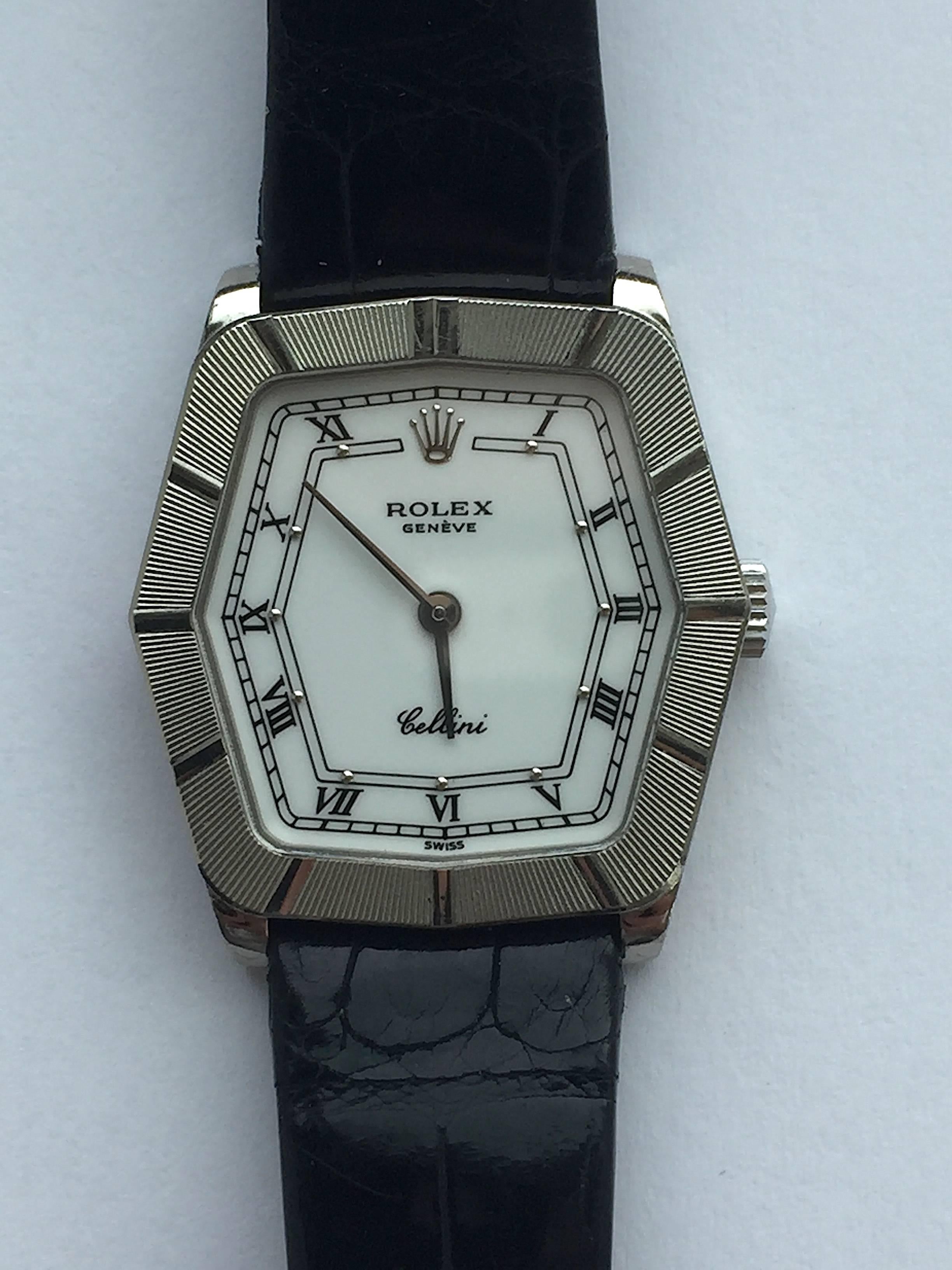 Rolex 18K White Gold Cellini Geometric Manual Wind Wristwatch In Excellent Condition For Sale In New York, NY