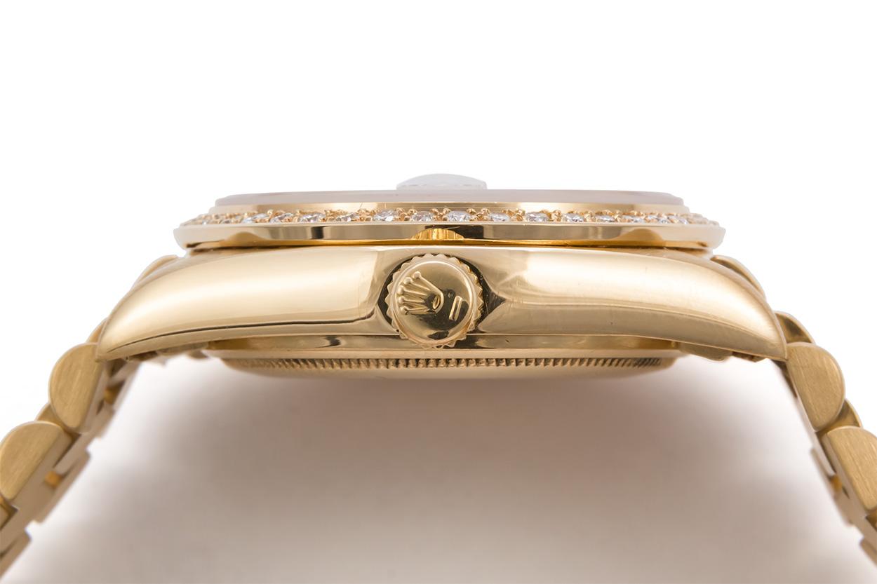 Women's or Men's Rolex 18 Karat Yellow Gold Day-Date President 18038 White Roman Diamond Bezel