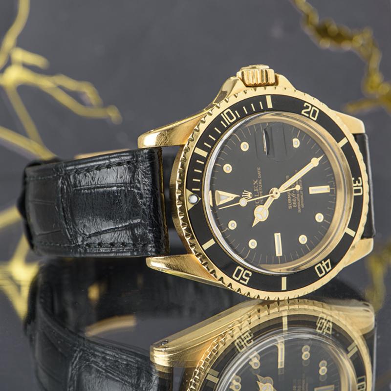 Rolex 18K Yellow Gold Rare Nipple Dial Omani Crest Submariner Date B&P 1680 en vente 6