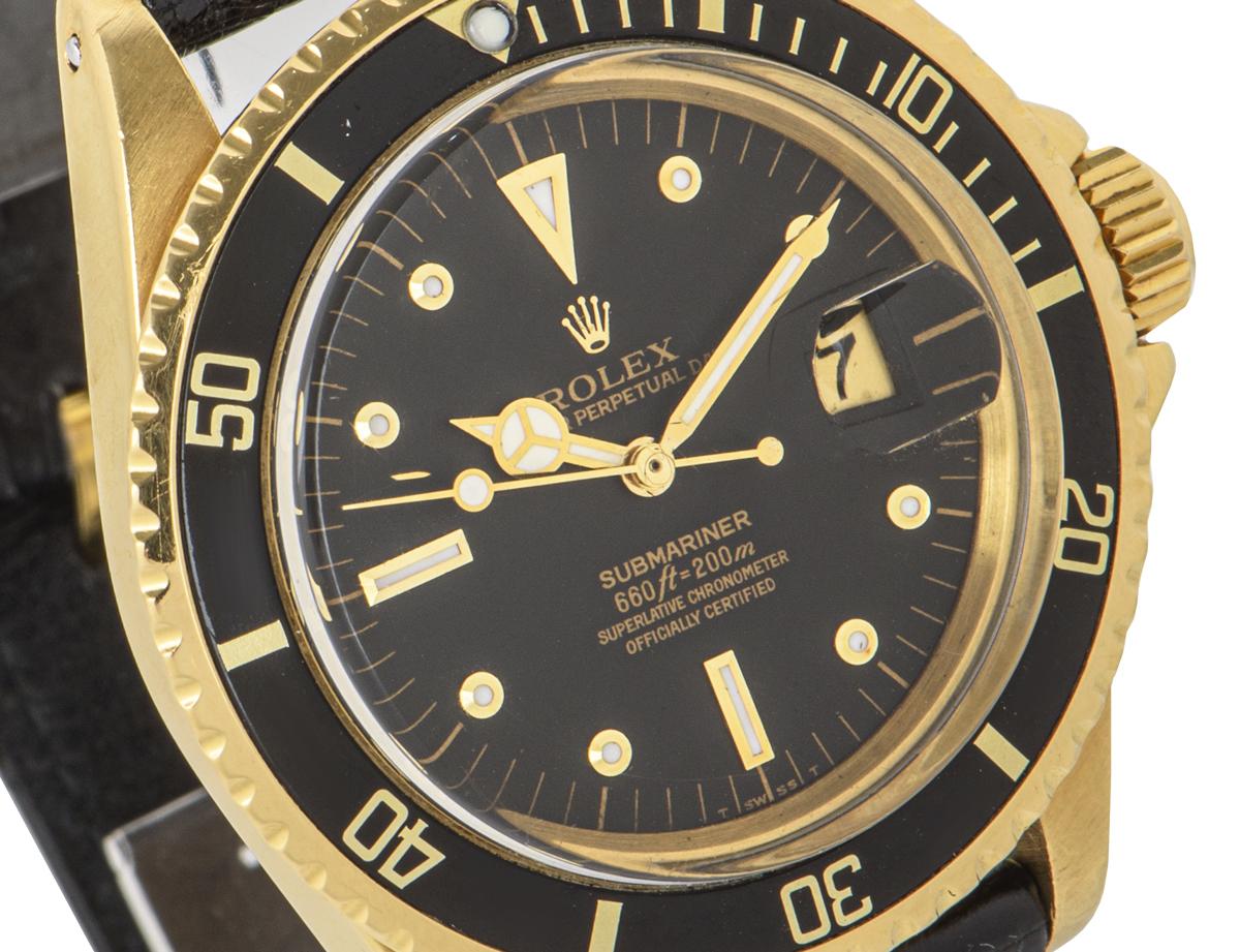 Rolex 18K Yellow Gold Rare Nipple Dial Omani Crest Submariner Date B&P 1680 Pour hommes en vente