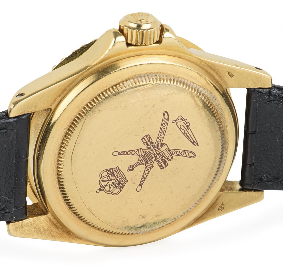 Rolex 18K Yellow Gold Rare Nipple Dial Omani Crest Submariner Date B&P 1680 en vente 2