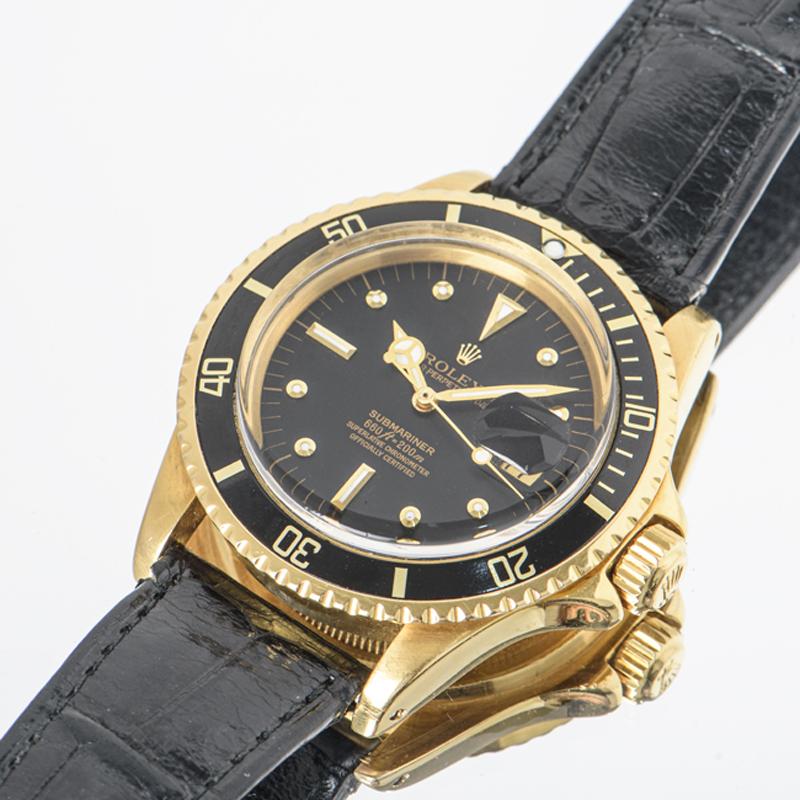 Rolex 18K Yellow Gold Rare Nipple Dial Omani Crest Submariner Date B&P 1680 en vente 5