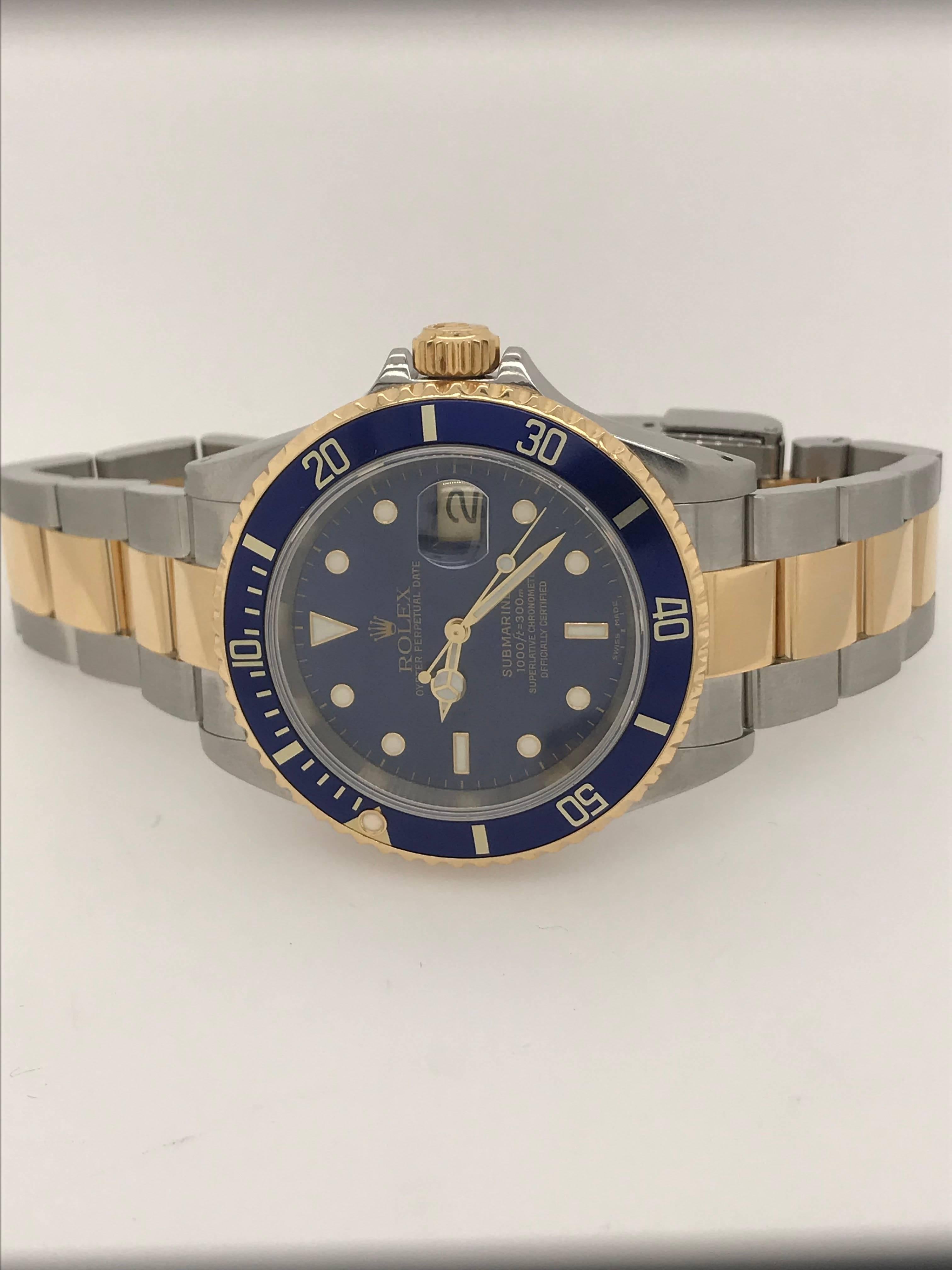 Rolex 18K Yellow Gold Stainless Steel Submariner Blue Dial & Bezel circa 2000 In Excellent Condition In New Orleans, LA